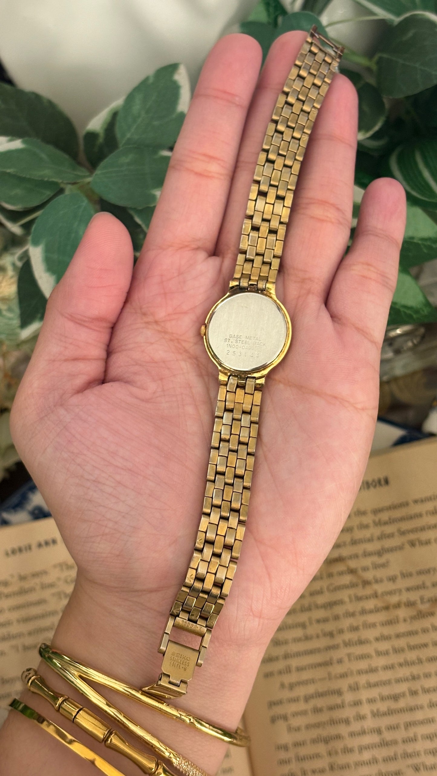 Vintage Seiko Classic Dress Watch in Gold Tone Quartz