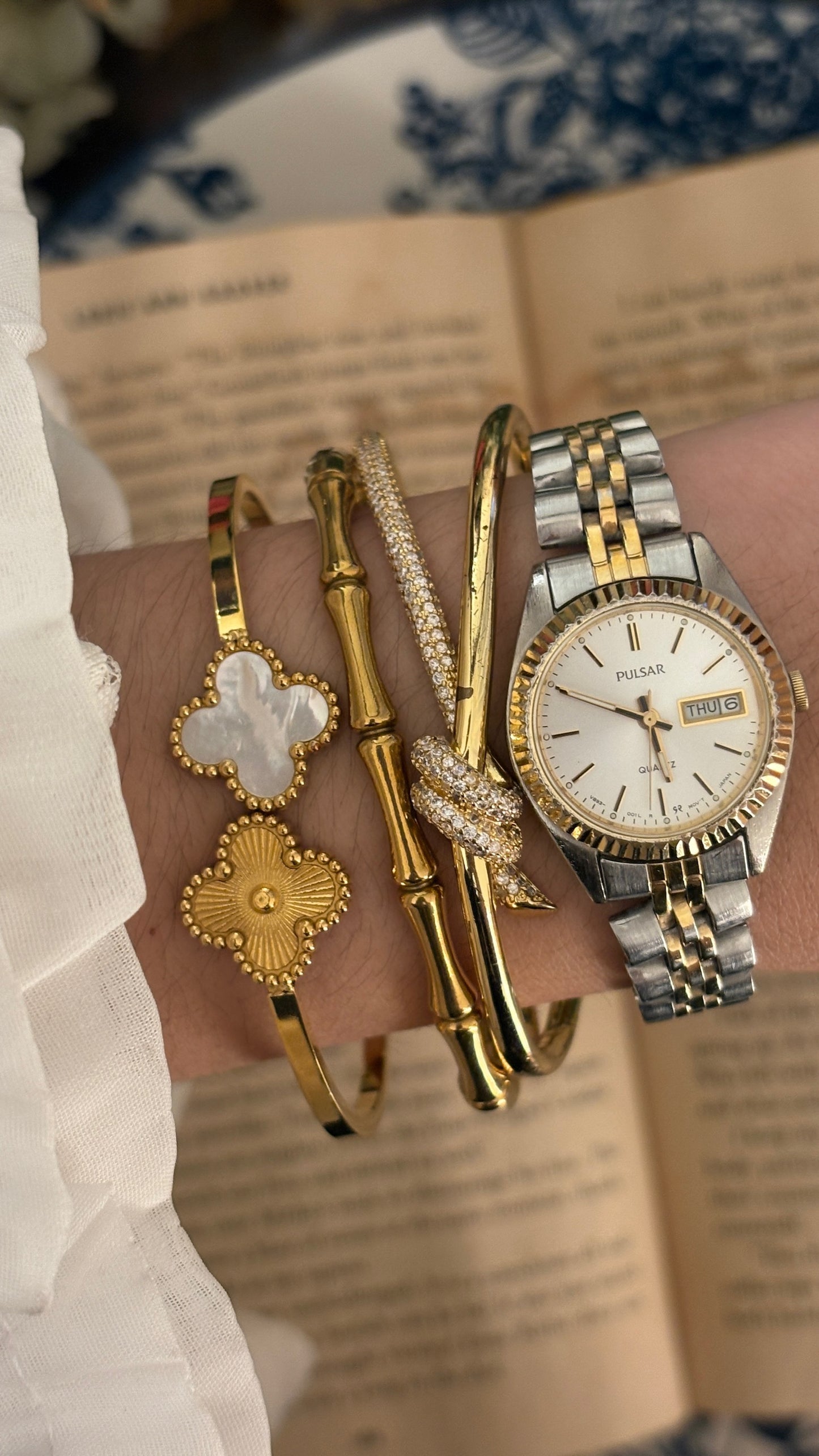 Rare Vintage Pulsar Seiko Day-Date Fluted Bezel Classic Watch in Two-Tone Quartz