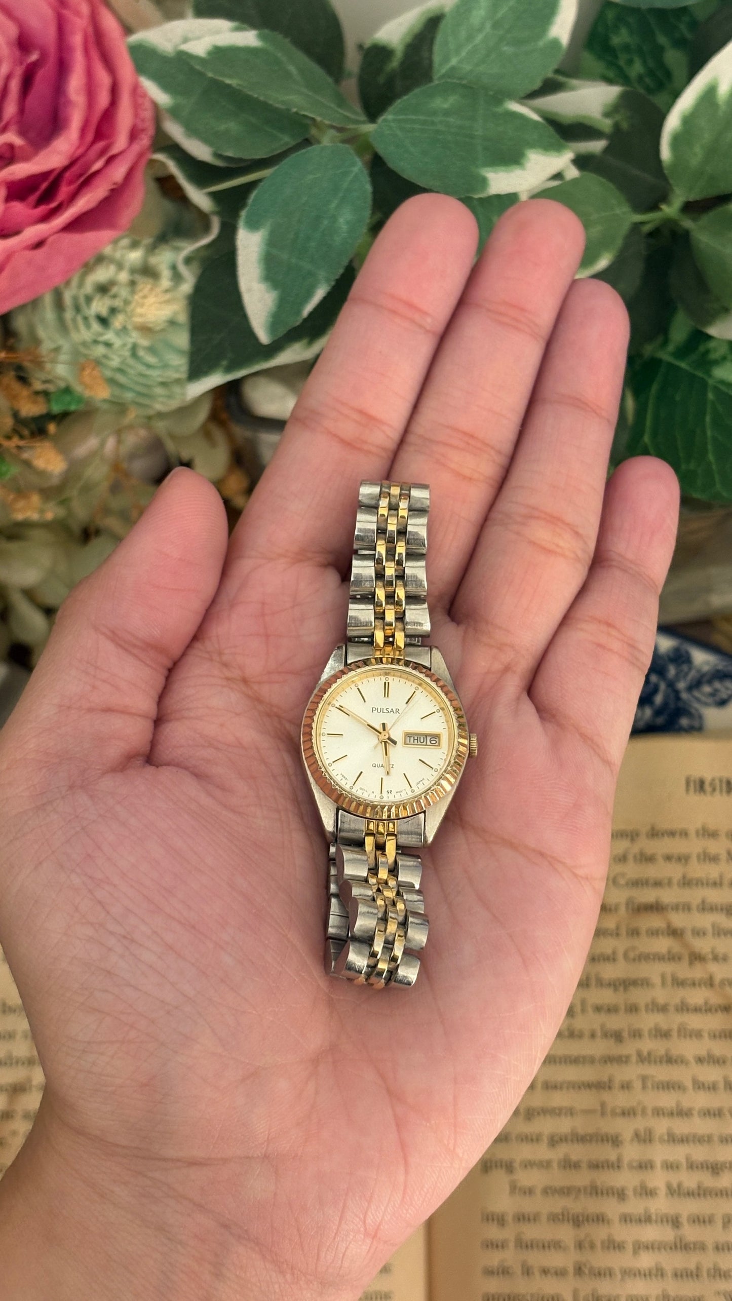 Rare Vintage Pulsar Seiko Day-Date Fluted Bezel Classic Watch in Two-Tone Quartz