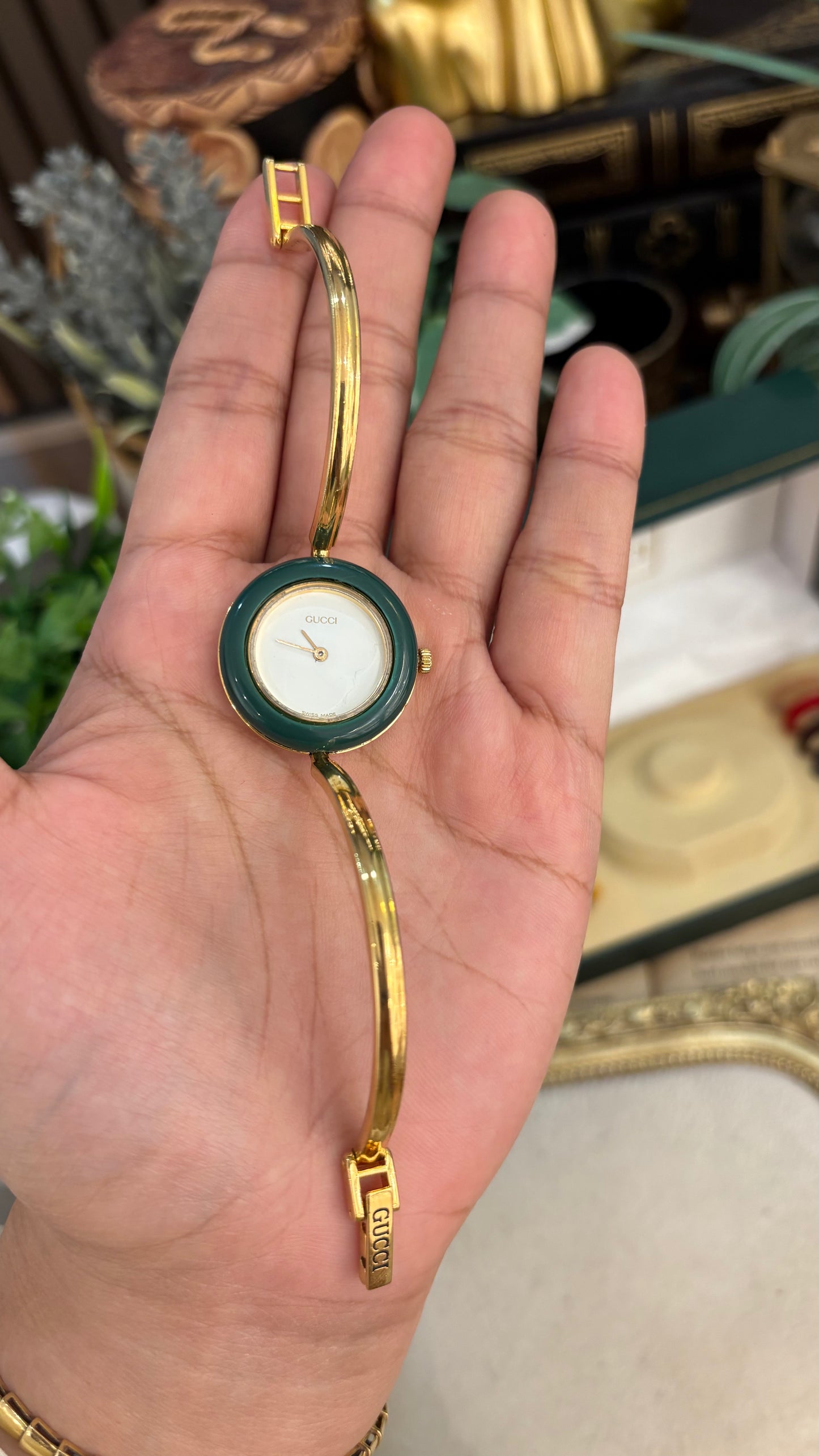 Extremely Rare Gucci Interchangeable Bezel Bangle Watch Set in Gold Tone Quartz Swiss