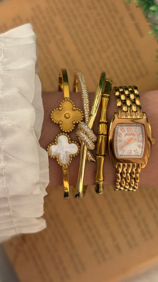 Vintage Follie Follie Mother of Pearl Dial Watch in Rose Gold Tone Quartz