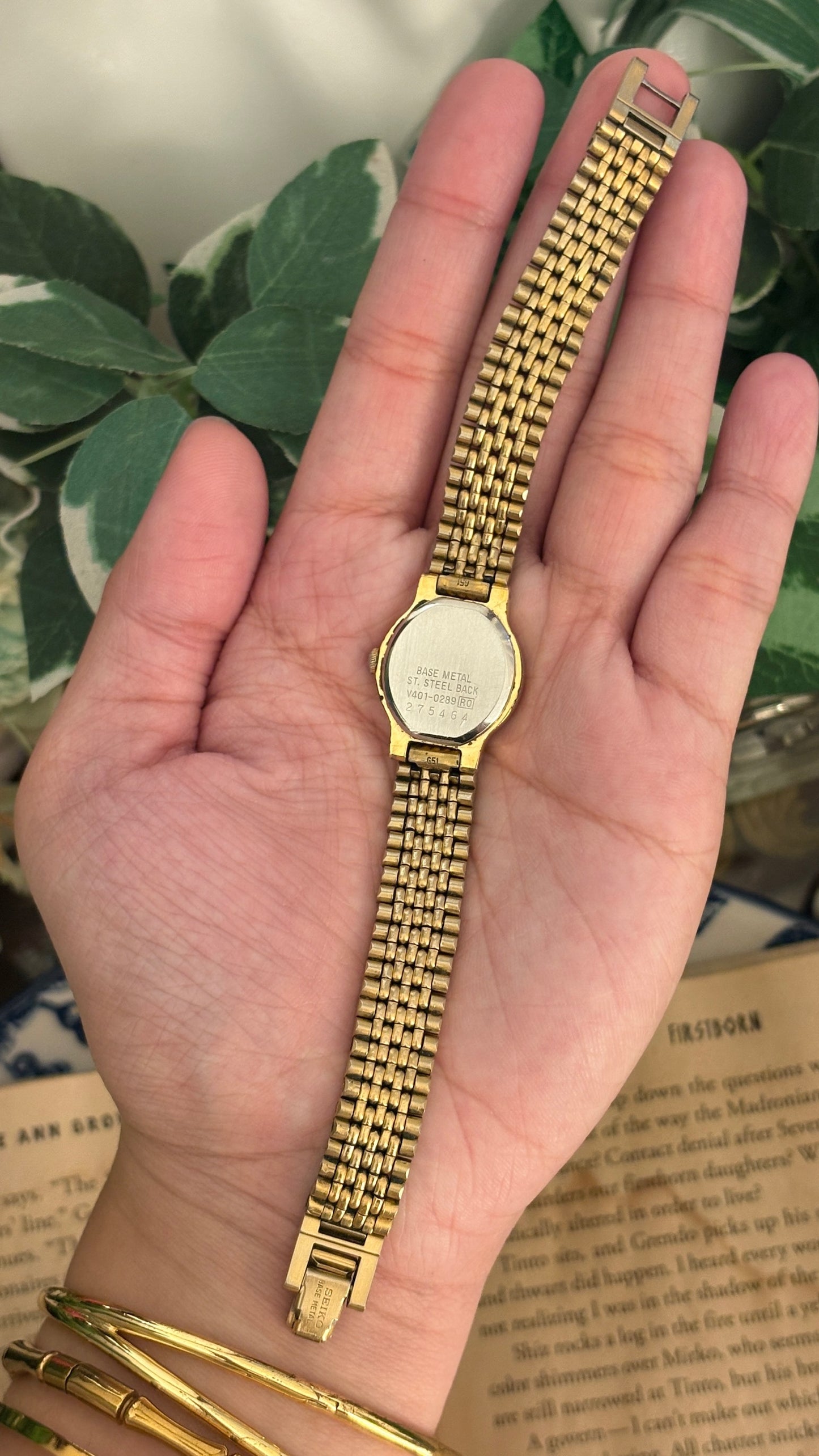 Rare Vintage Seiko Roman Two tone Dial Classic Dress Watch in Gold Tone Quartz