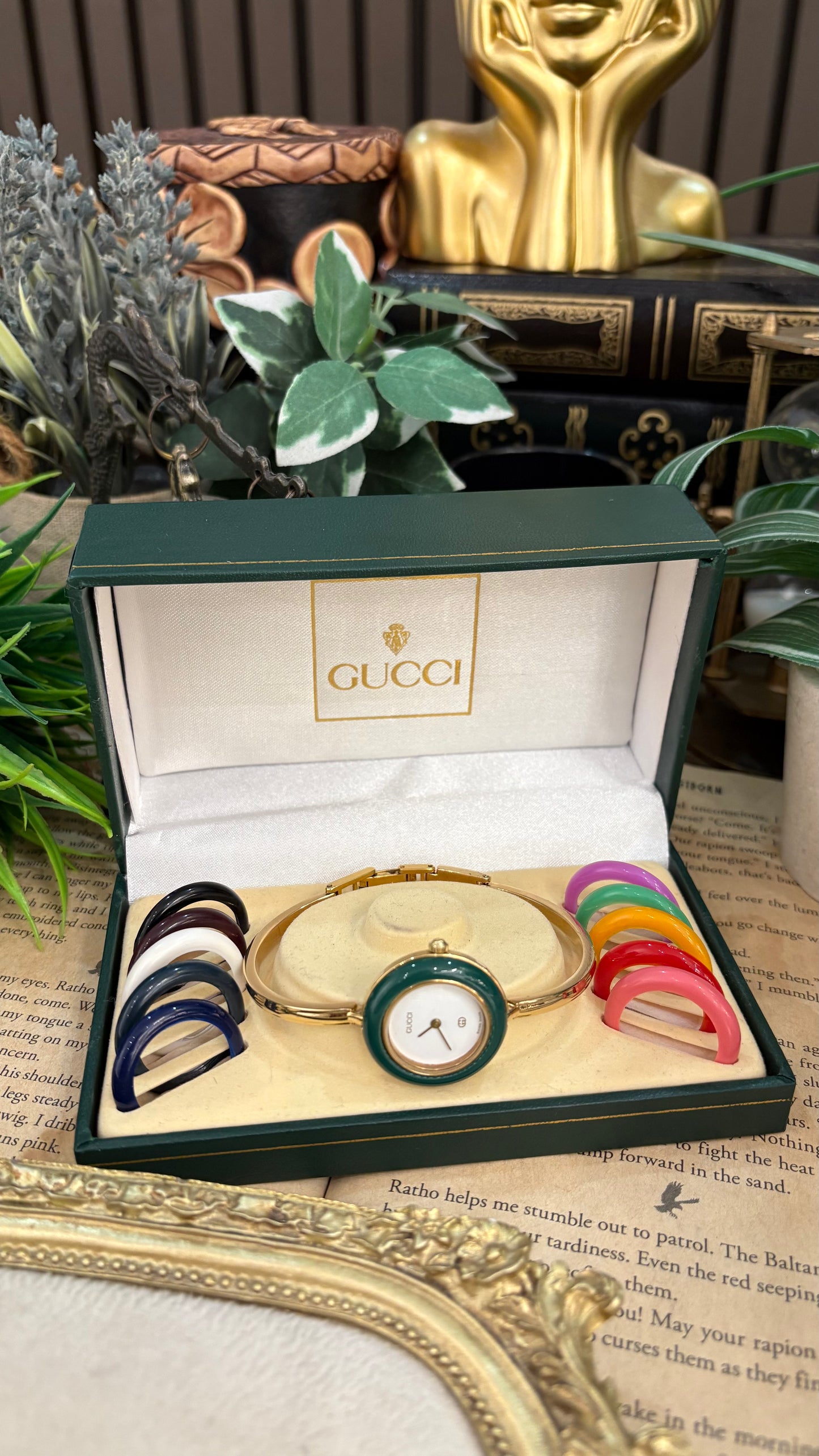 Extremely Rare Gucci Interchangeable Bezel Bangle Watch Set in Gold Tone Quartz Swiss