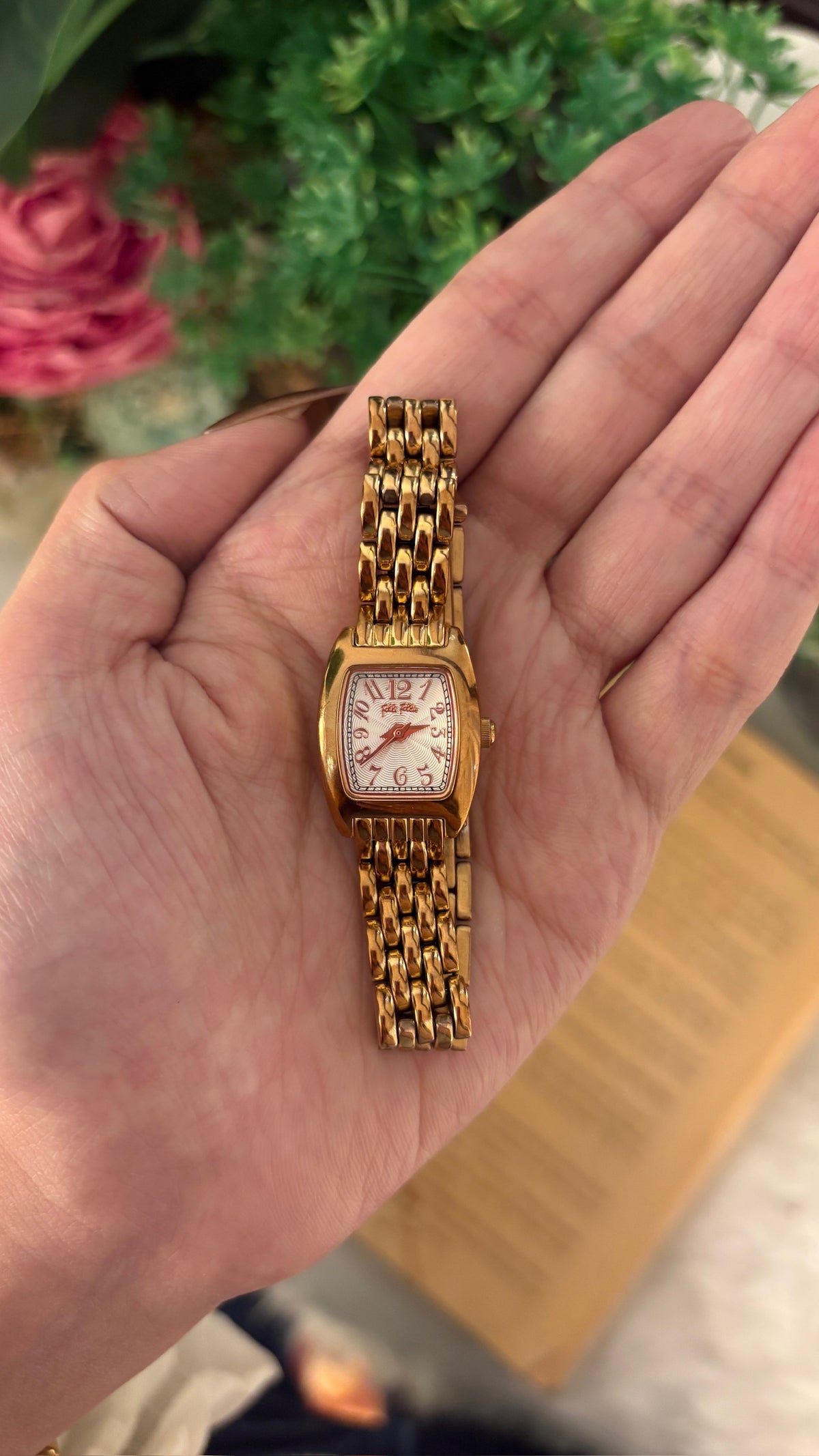 Vintage Follie Follie Mother of Pearl Dial Watch in Rose Gold Tone Quartz