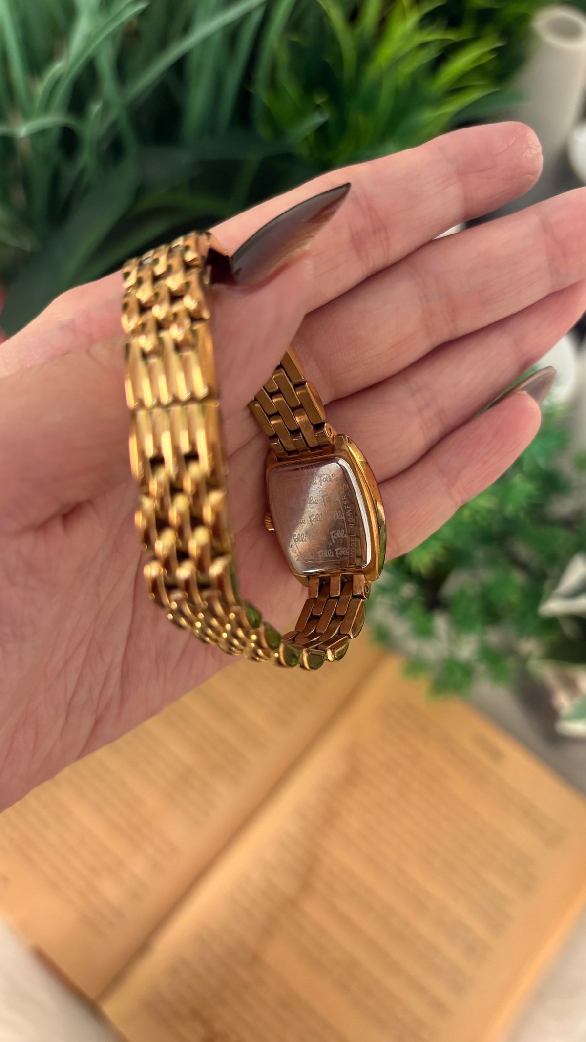 Vintage Follie Follie Mother of Pearl Dial Watch in Rose Gold Tone Quartz