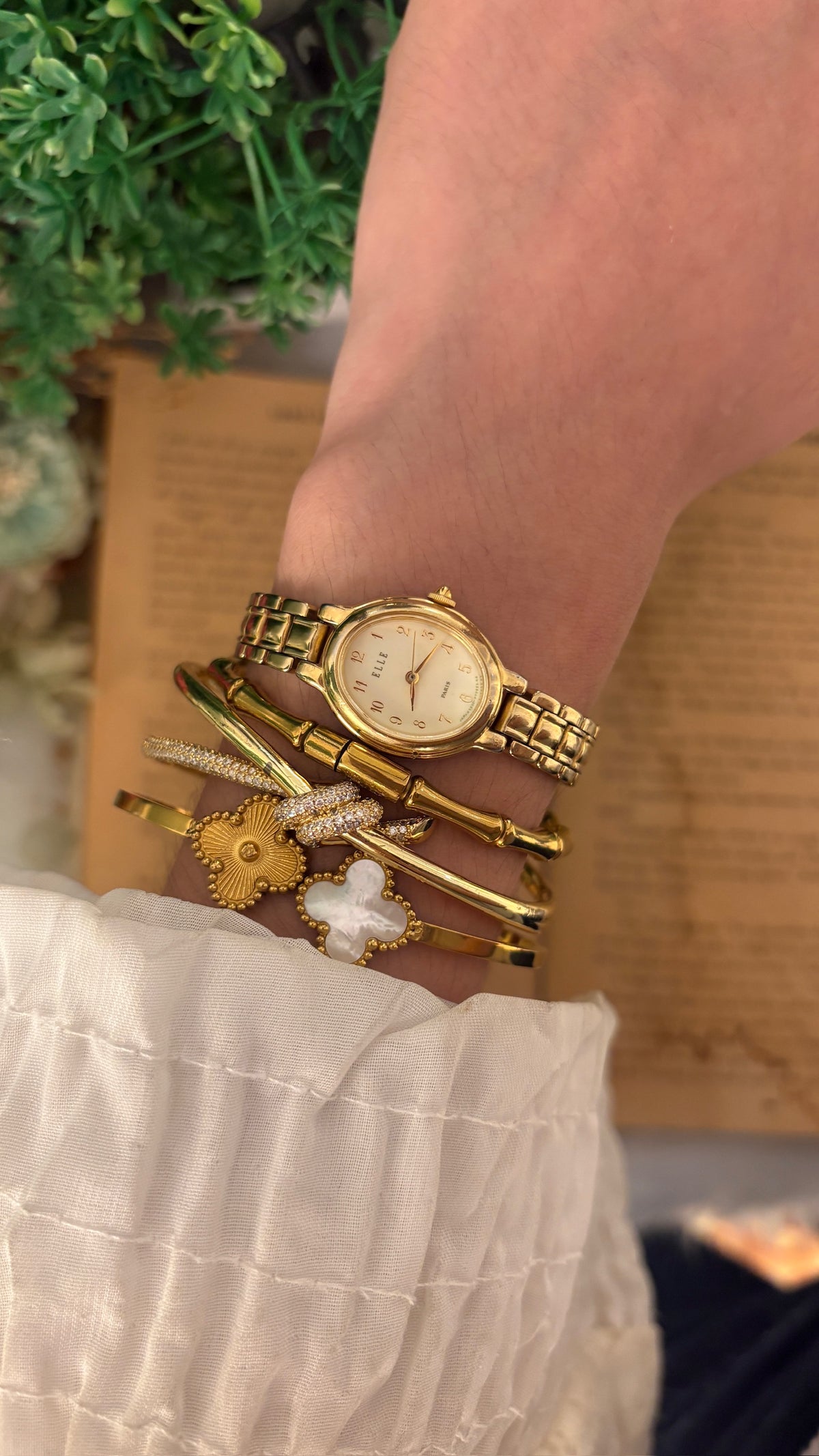 Rare Vintage Elle Paris Classic Watch in Gold Tone Quartz
