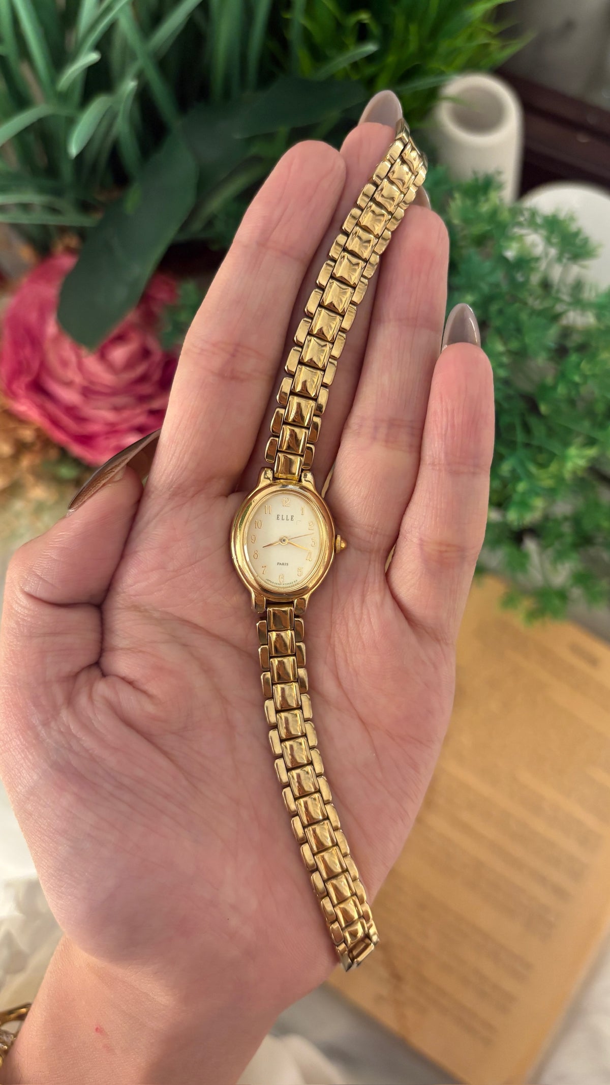 Rare Vintage Elle Paris Classic Watch in Gold Tone Quartz