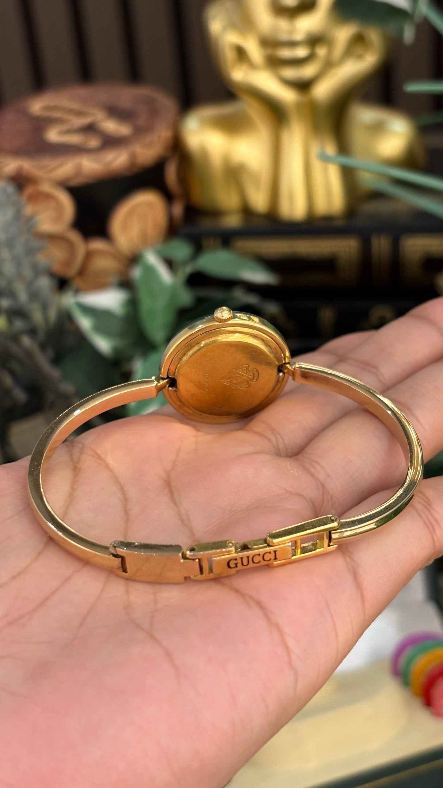 Extremely Rare Gucci Interchangeable Bezel Bangle Watch Set in Gold Tone Quartz Swiss