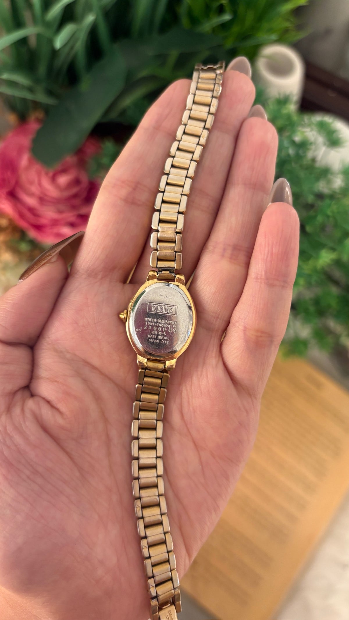 Rare Vintage Elle Paris Classic Watch in Gold Tone Quartz