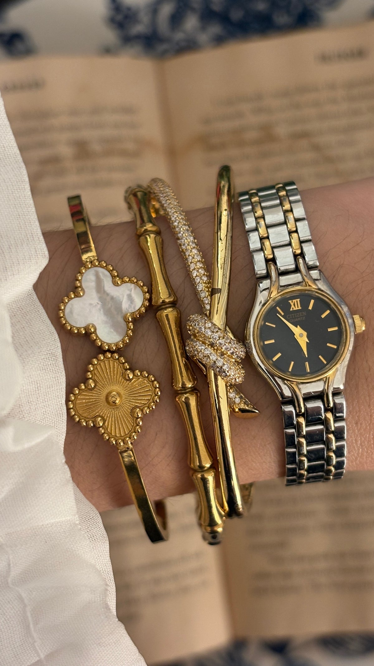 Vintage Citizen in Black Dial Classic Dress Watch in Two-Tone Quartz