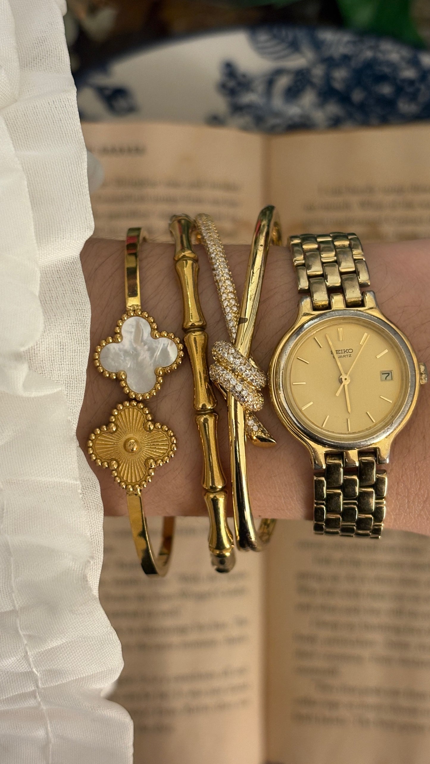Vintage Seiko Date Window Classic Watch in Gold Tone Quartz