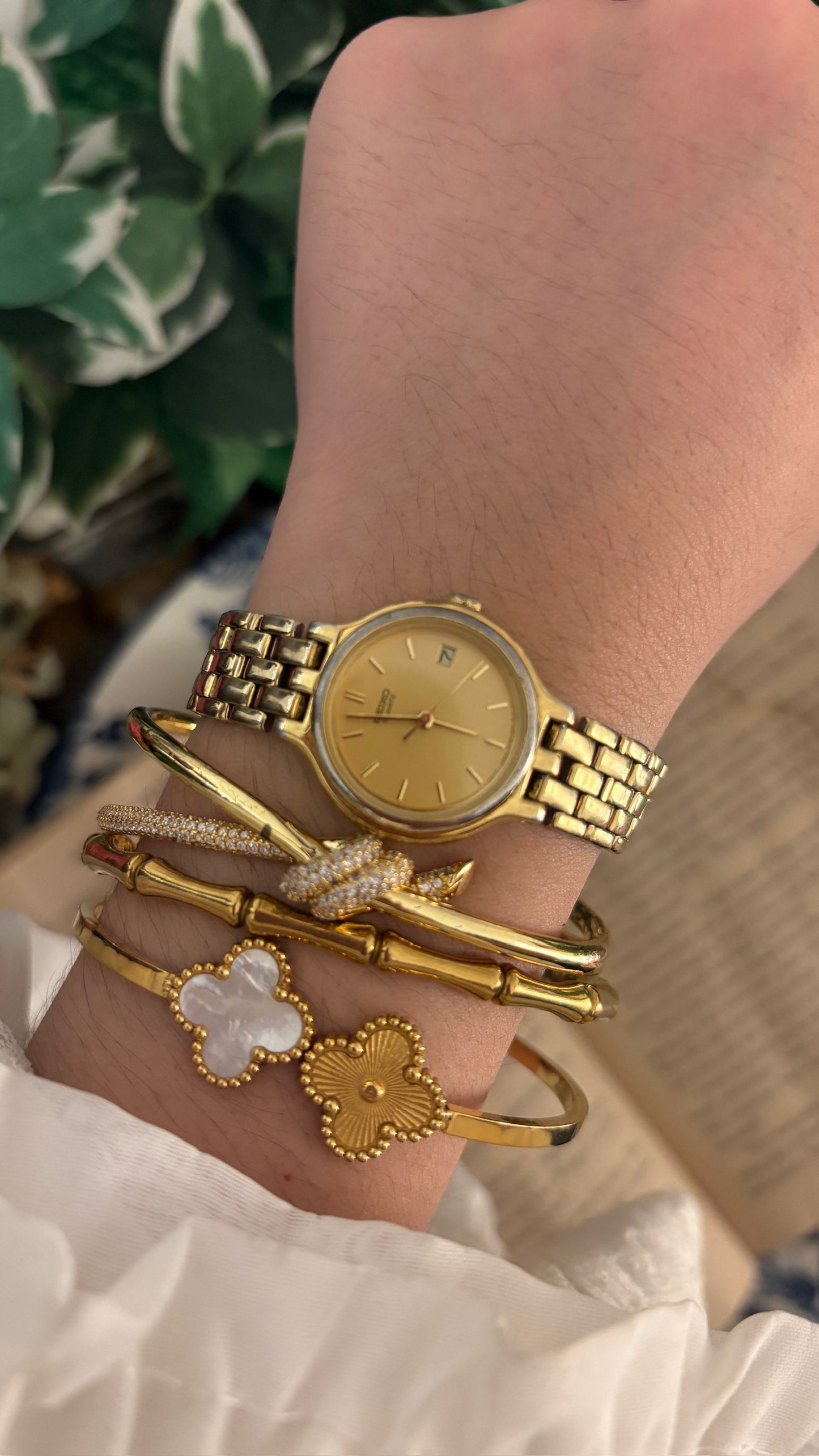 Vintage Seiko Date Window Classic Watch in Gold Tone Quartz