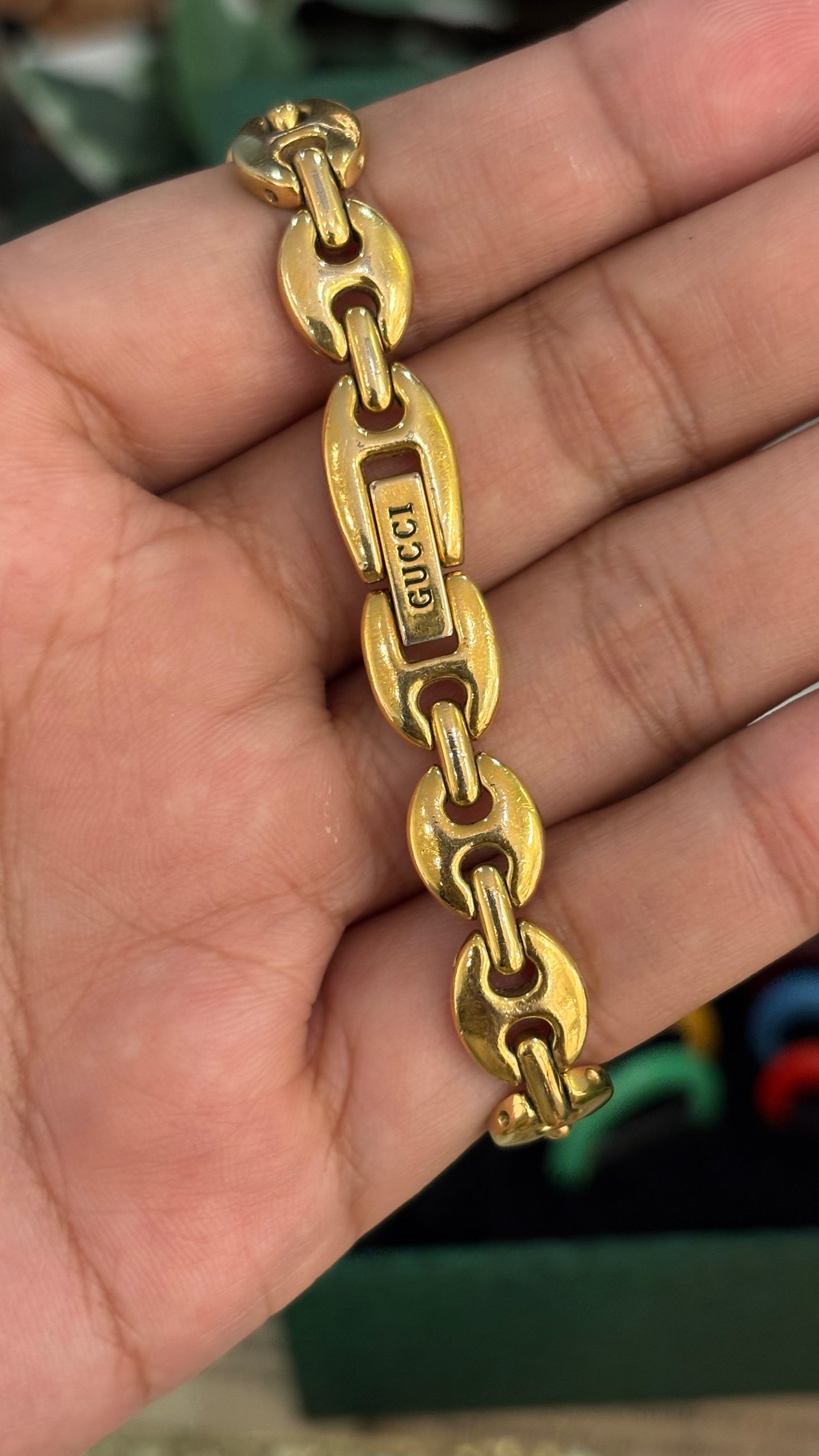 Extremely Rare Gucci Interchangeable Bezel Marina Link Watch Set in Gold Tone Quartz Swiss