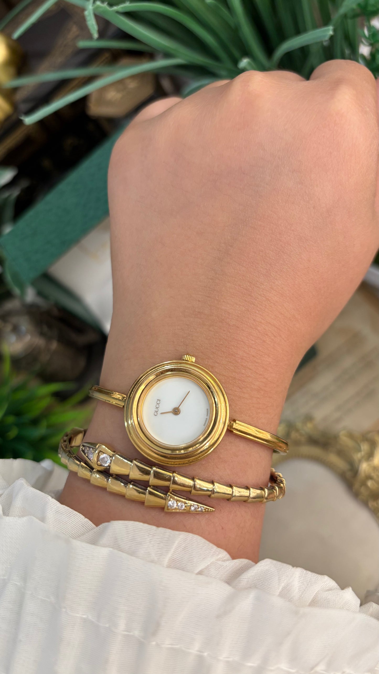 Extremely Rare Gucci Interchangeable Bezel Bangle Watch with Metal Bezel Set in Gold Tone Quartz Swiss