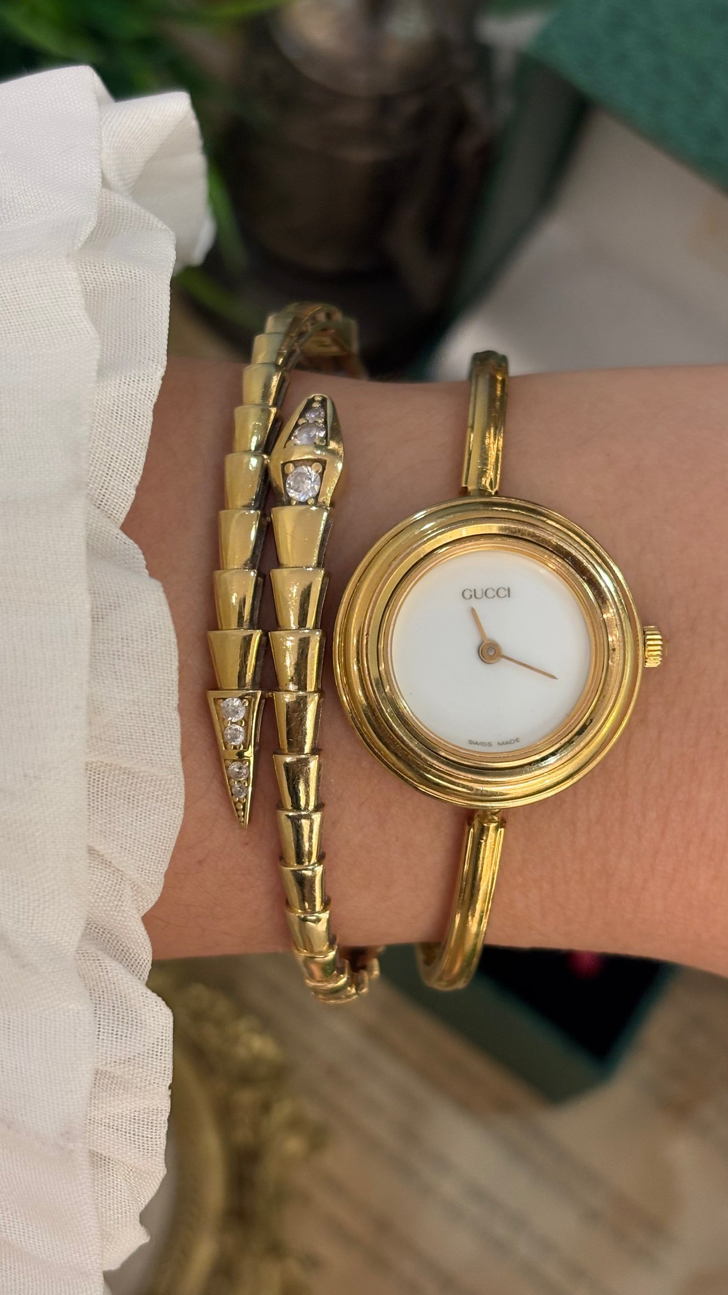 Extremely Rare Gucci Interchangeable Bezel Bangle Watch with Metal Bezel Set in Gold Tone Quartz Swiss