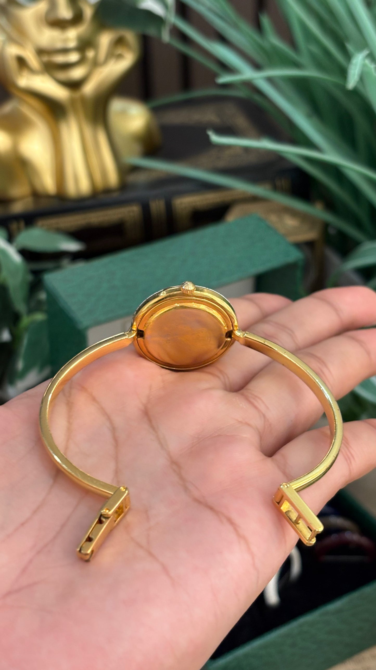 Extremely Rare Gucci Interchangeable Bezel Bangle Watch with Metal Bezel Set in Gold Tone Quartz Swiss