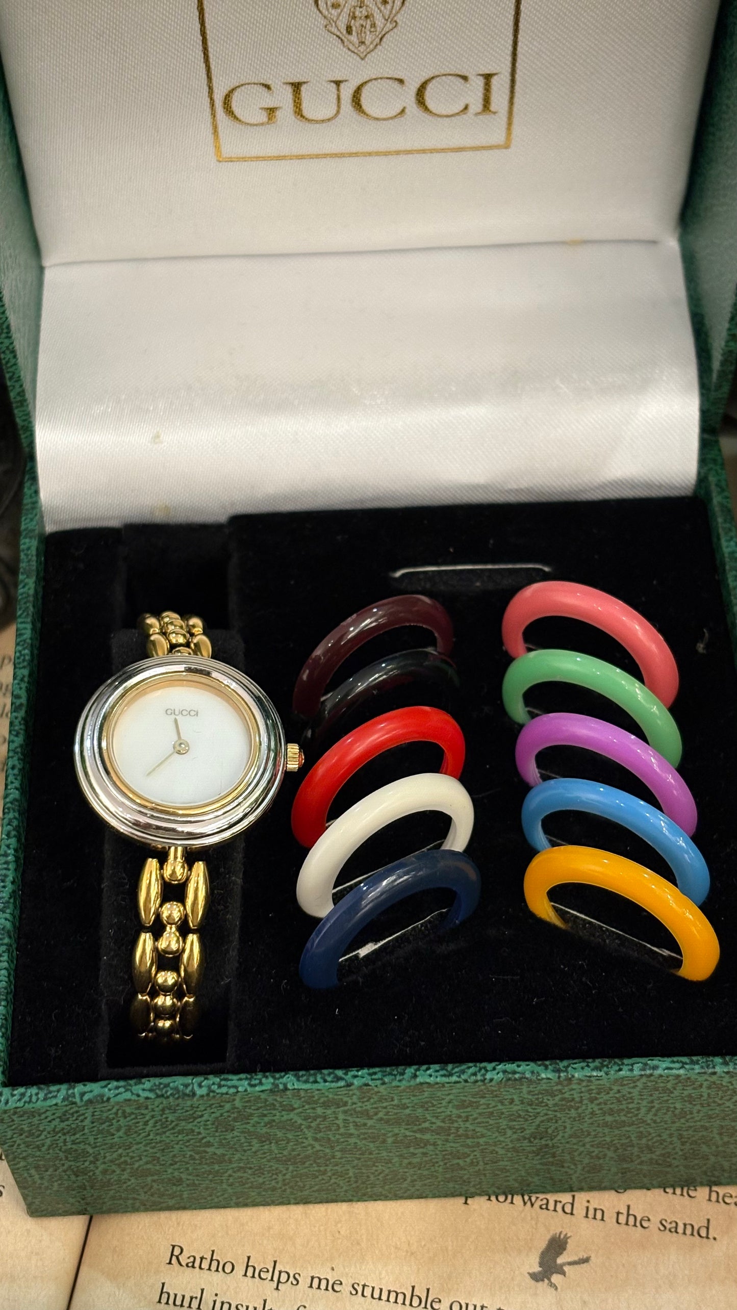 Extremely Rare Gucci Interchangeable Bezel Rice Link Watch with Metal Bezel Set in Gold Tone Quartz Swiss