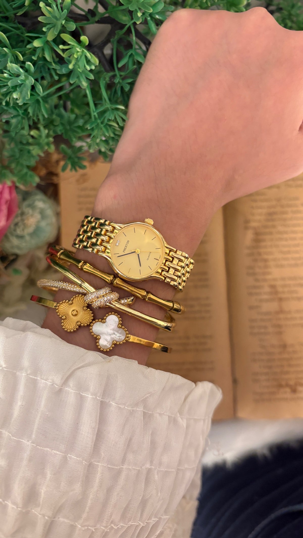 Vintage Preston Classic Watch in Gold Tone Quartz