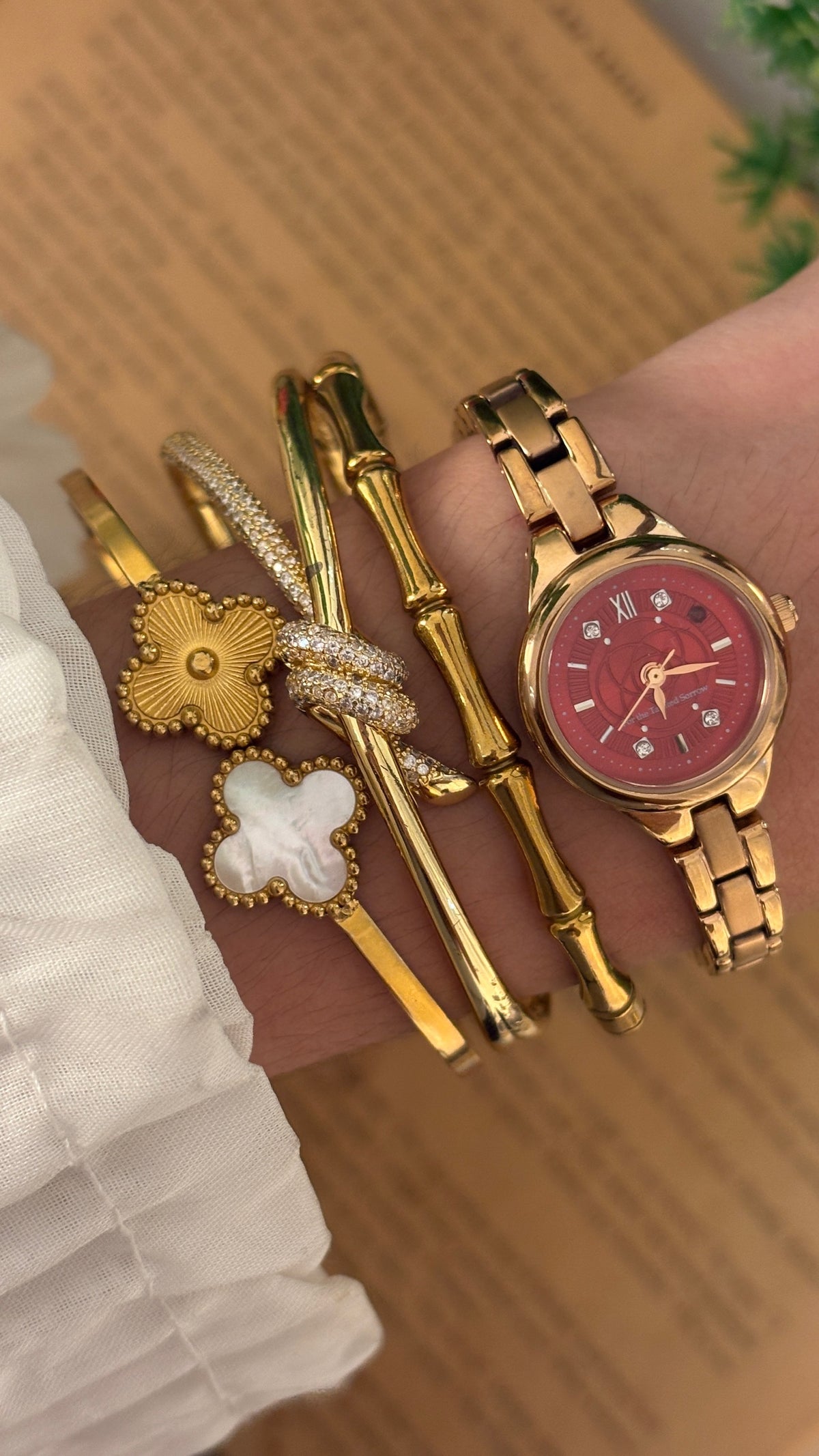 Rare Vintage Bungo Stray Dogs Red Dial Watch in Rose Gold Tone Quartz