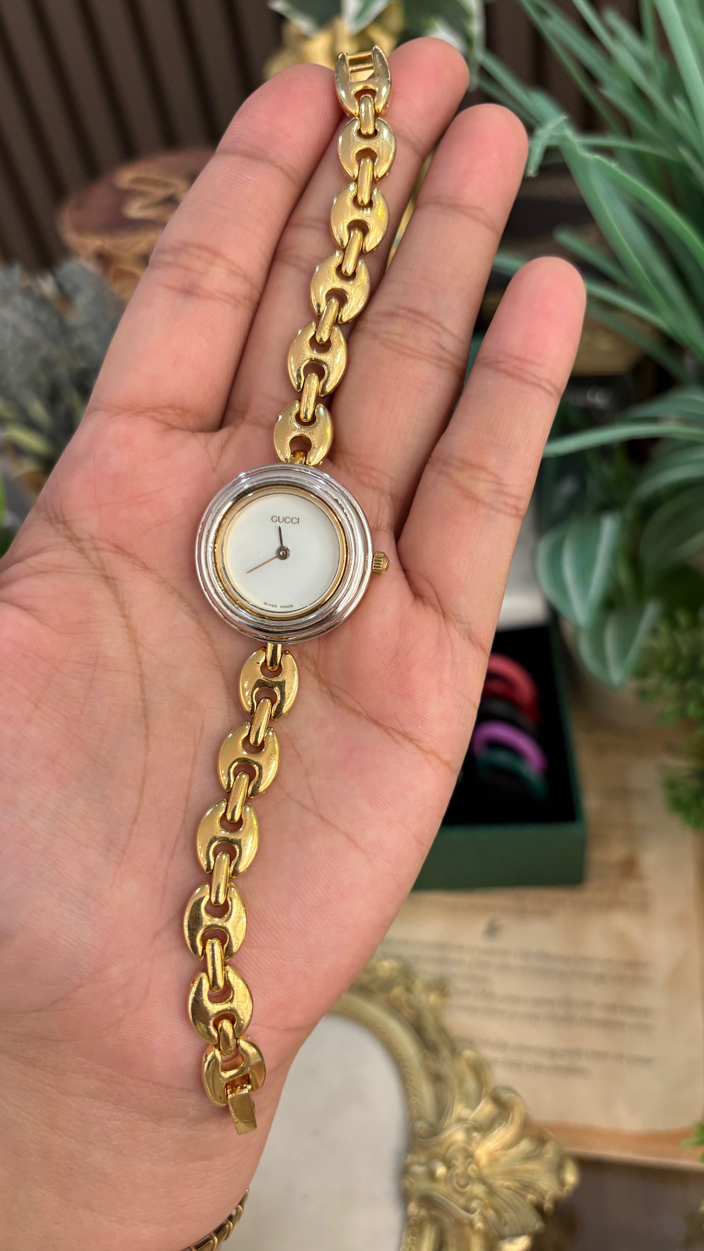 Extremely Rare Gucci Interchangeable Bezel Marina Link Watch with Metal Bezel Set in Gold Tone Quartz Swiss