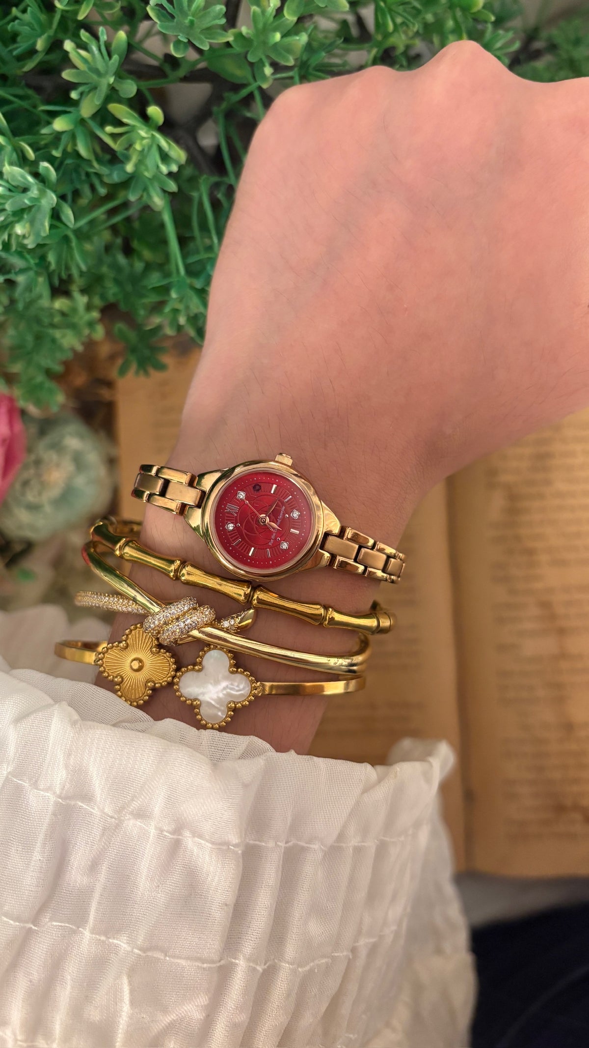 Rare Vintage Bungo Stray Dogs Red Dial Watch in Rose Gold Tone Quartz