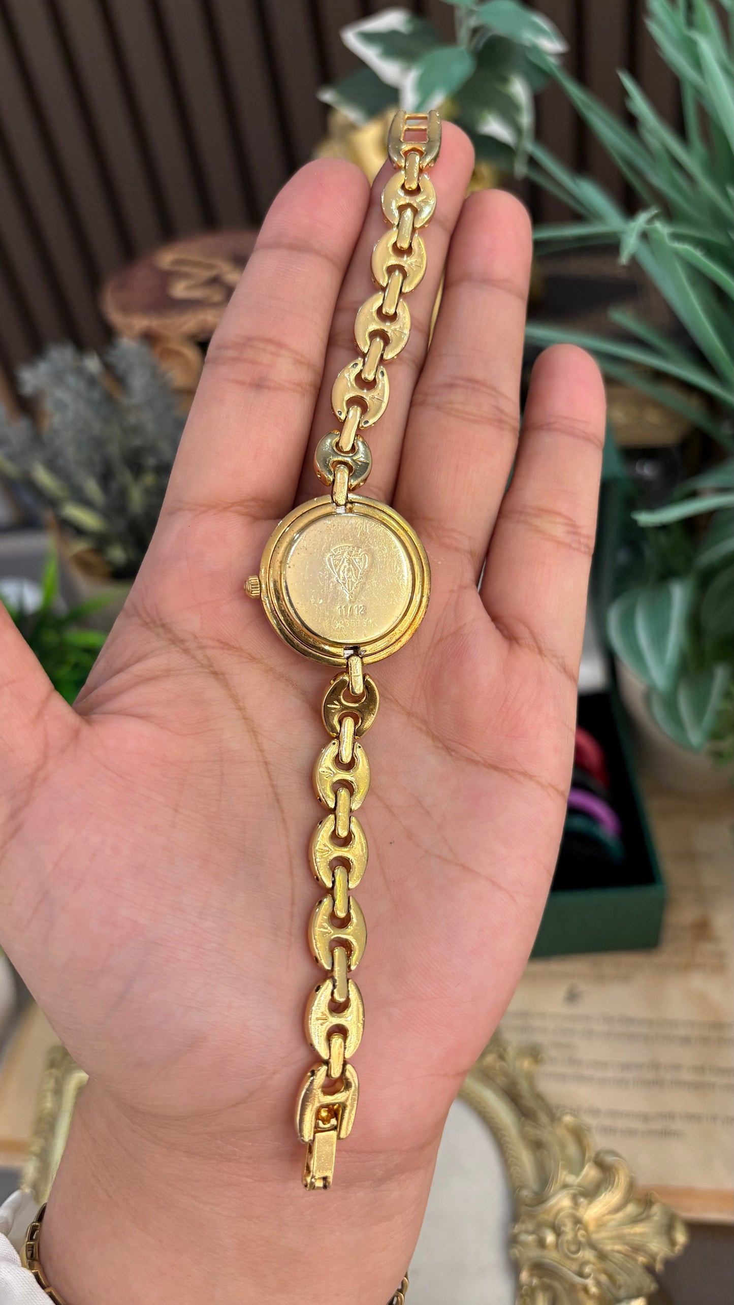 Extremely Rare Gucci Interchangeable Bezel Marina Link Watch with Metal Bezel Set in Gold Tone Quartz Swiss