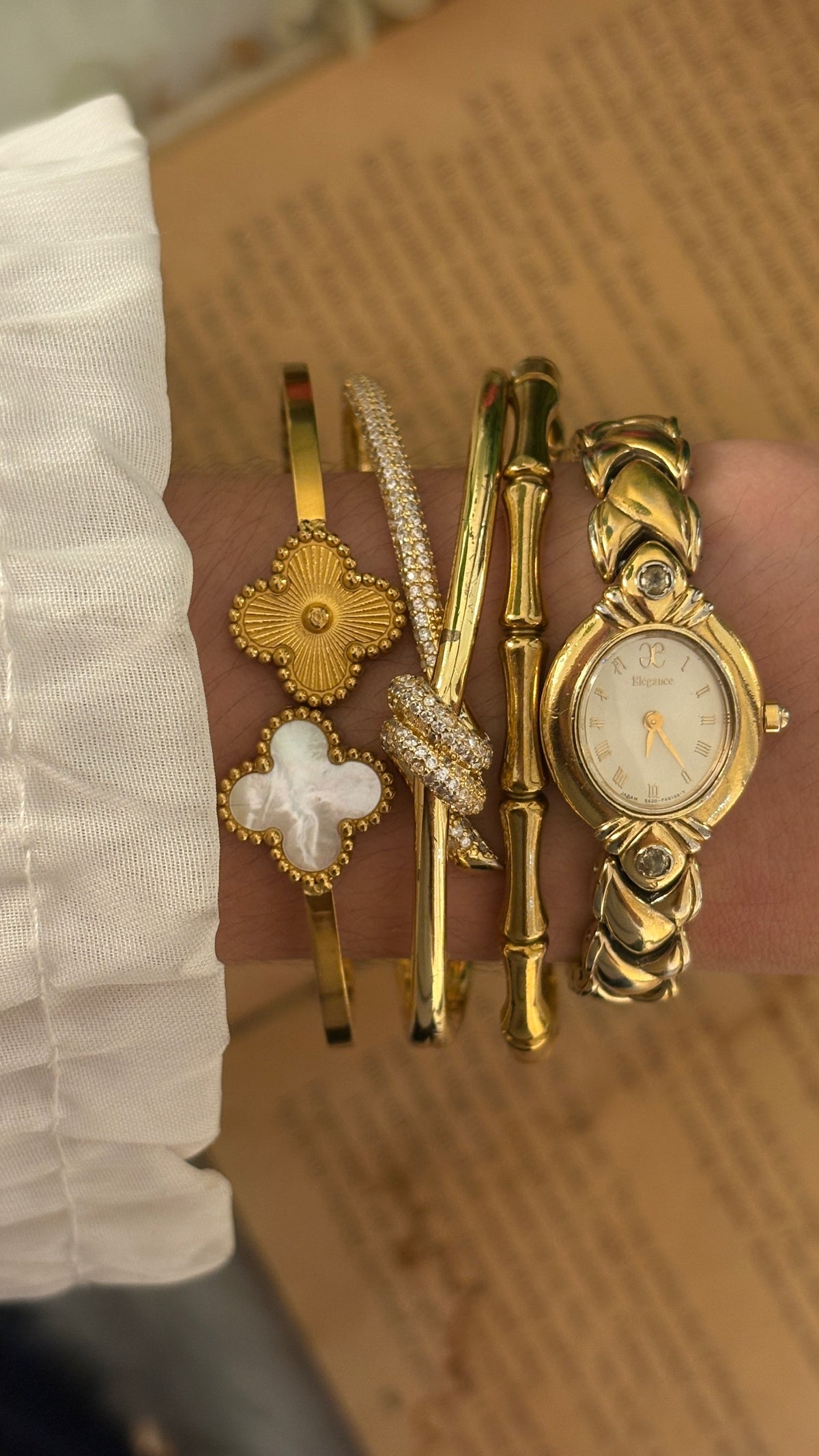 Rare Vintage Elegance Oval Dial Bracelet Watch in Gold Tone Quartz