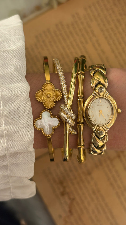 Rare Vintage Elegance Oval Dial Bracelet Watch in Gold Tone Quartz