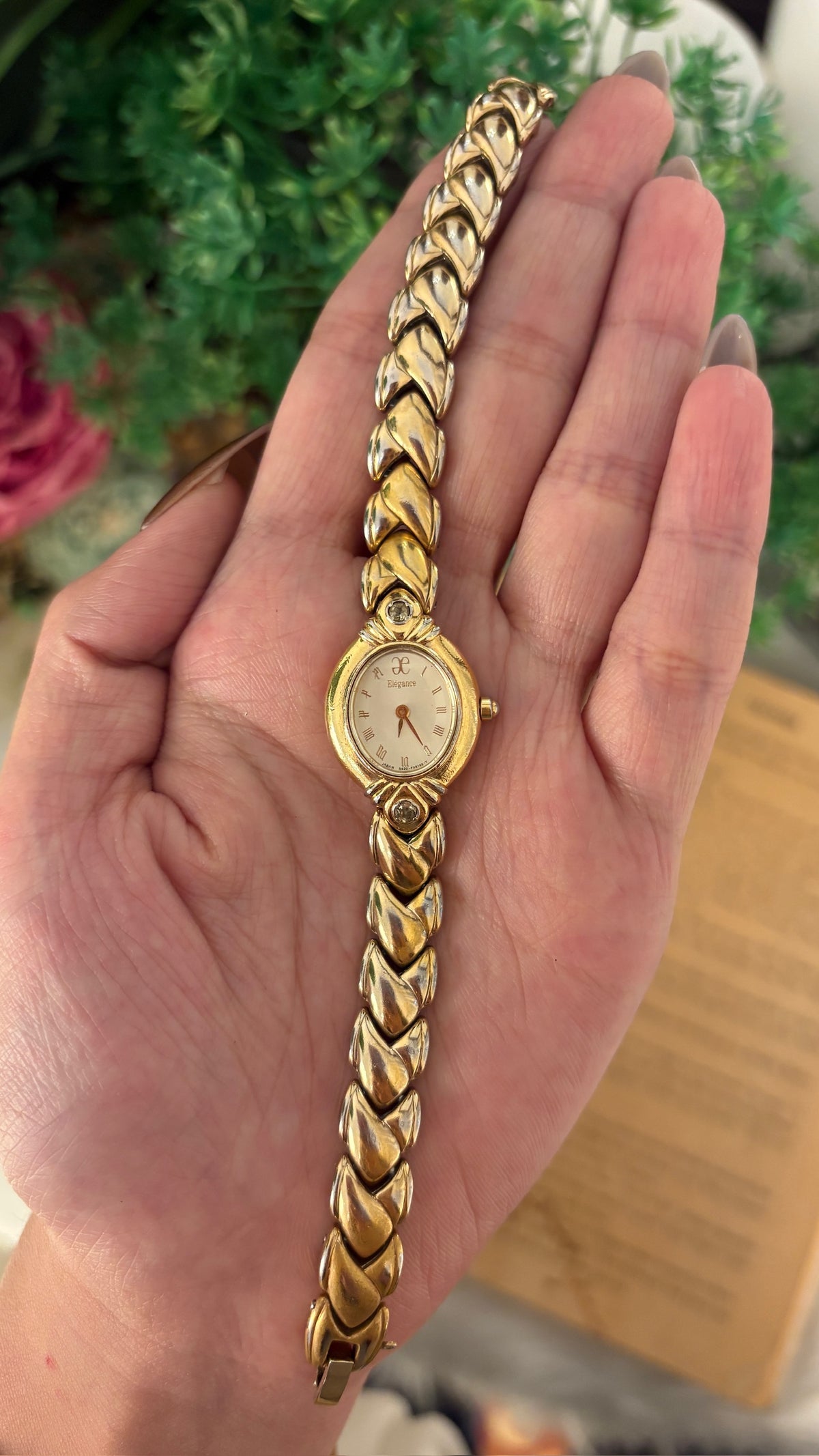 Rare Vintage Elegance Oval Dial Bracelet Watch in Gold Tone Quartz