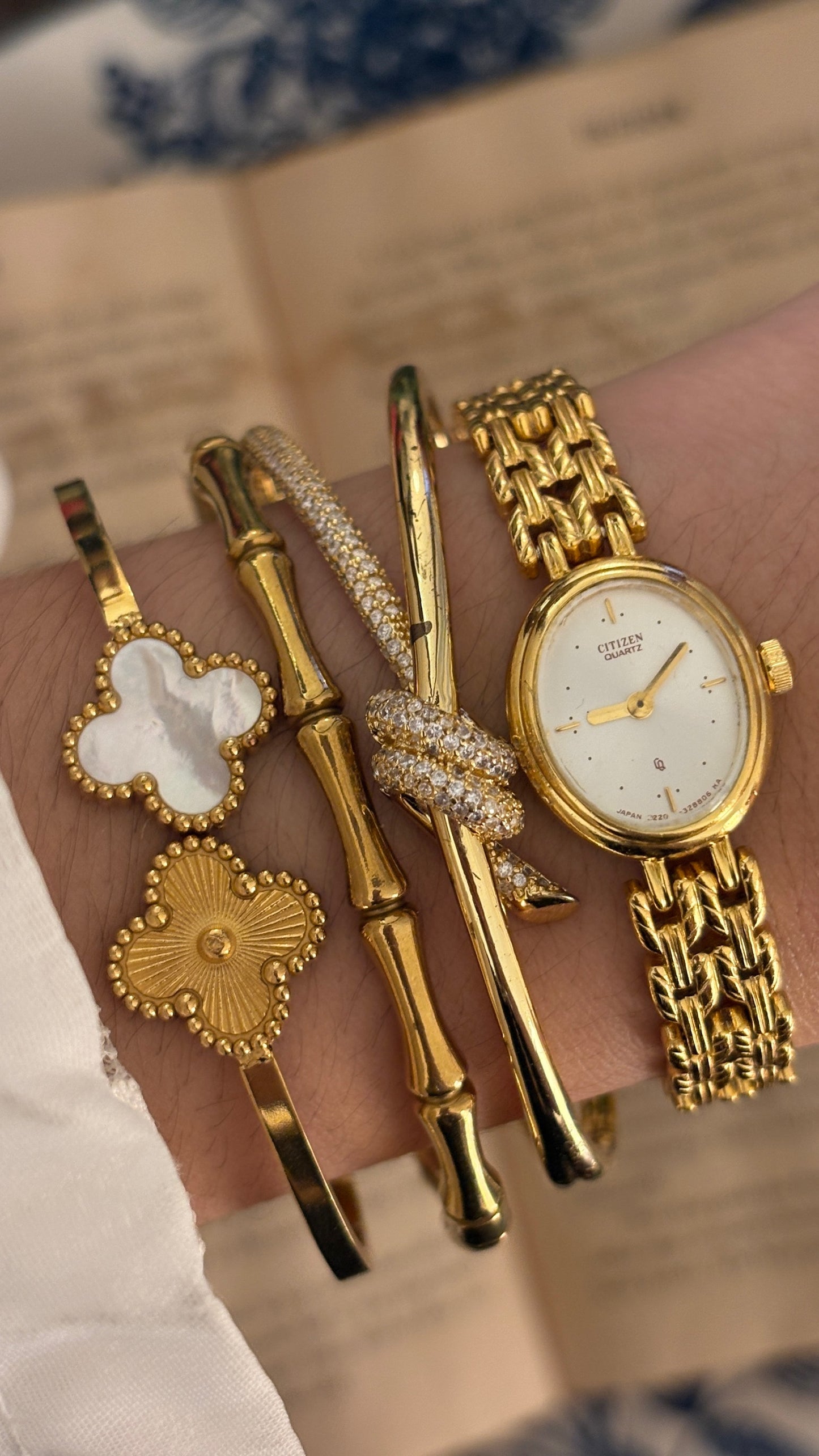 Rare Vintage Citizen Oval Dial Rope Motif Bracelet Watch in Gold Tone Quartz
