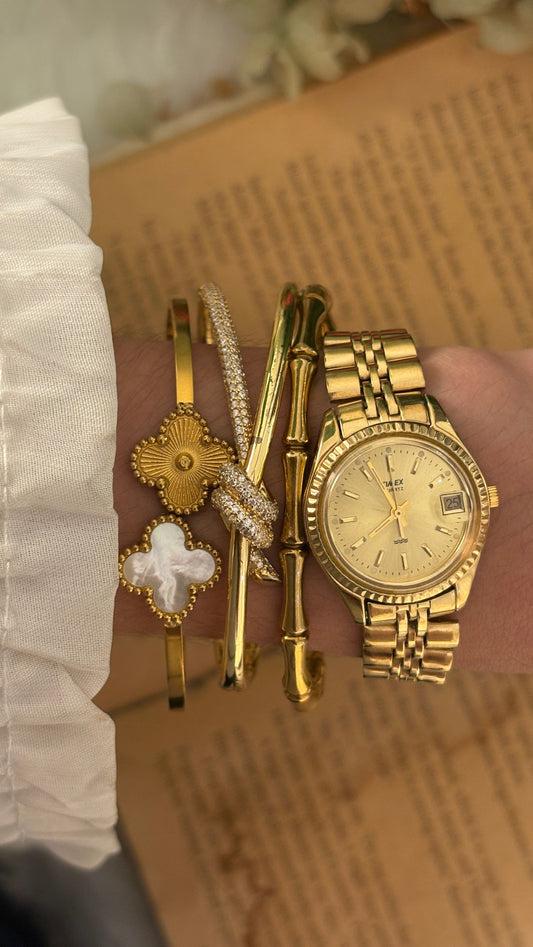 Rare Vintage Timex Fluted Bezel Date Window Watch in Gold Tone Quartz