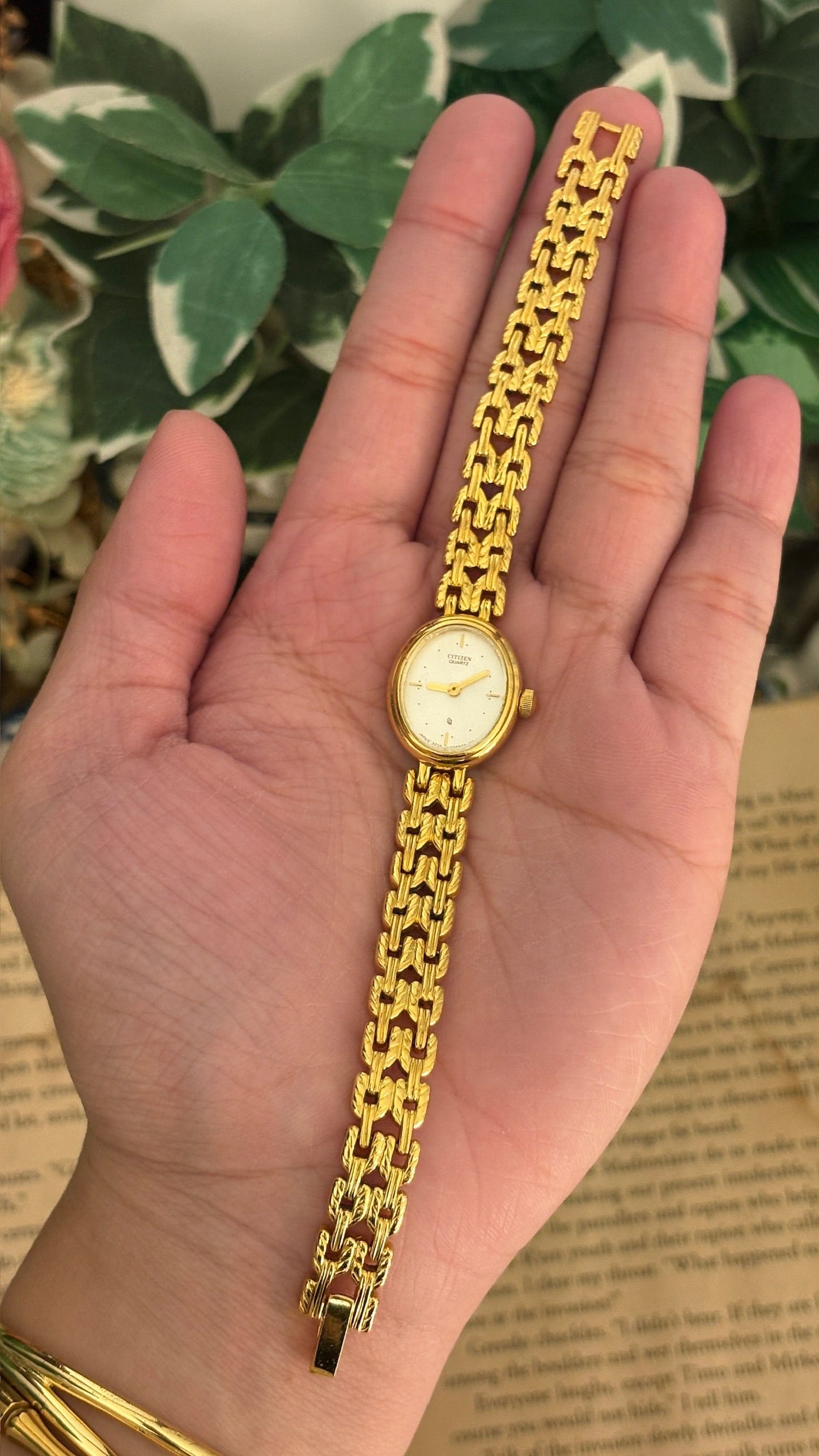 Rare Vintage Citizen Oval Dial Rope Motif Bracelet Watch in Gold Tone Quartz
