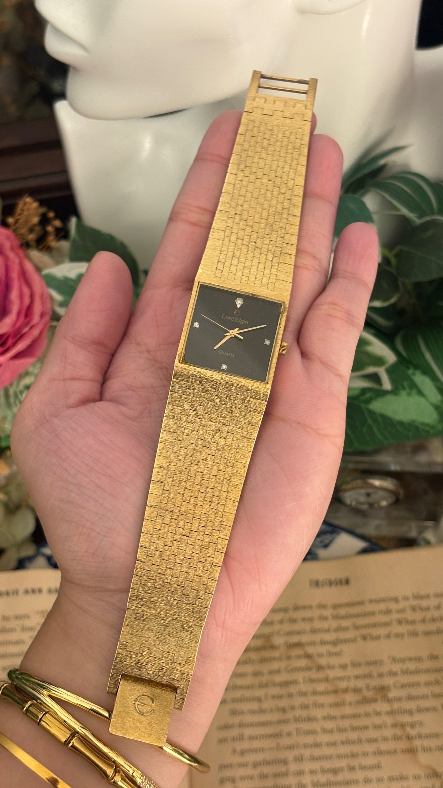 Rare Vintage Lord Elgin Black Dial Diamond Accent Mens Dress Watch in Gold Tone Quartz