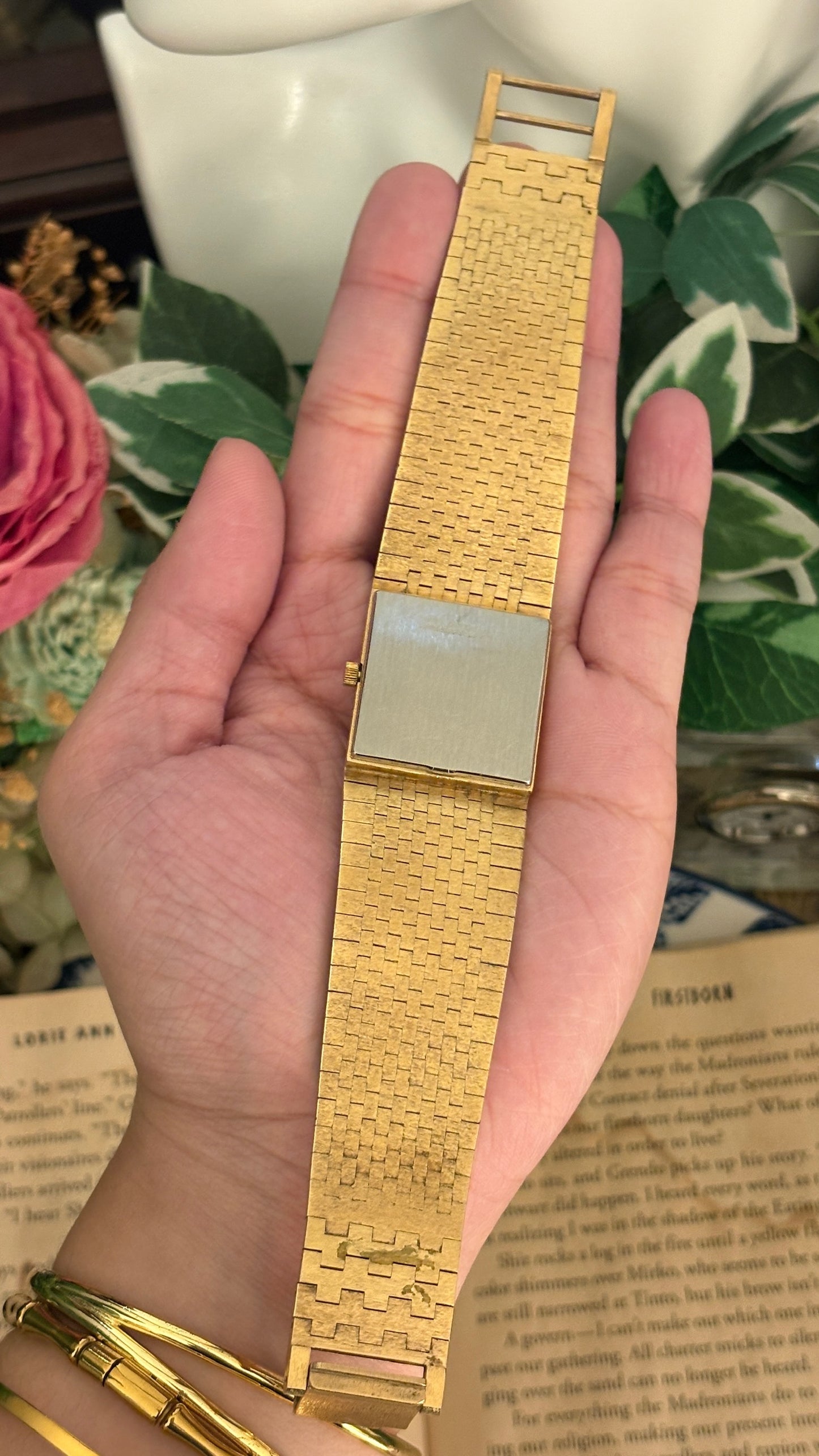 Rare Vintage Lord Elgin Black Dial Diamond Accent Mens Dress Watch in Gold Tone Quartz