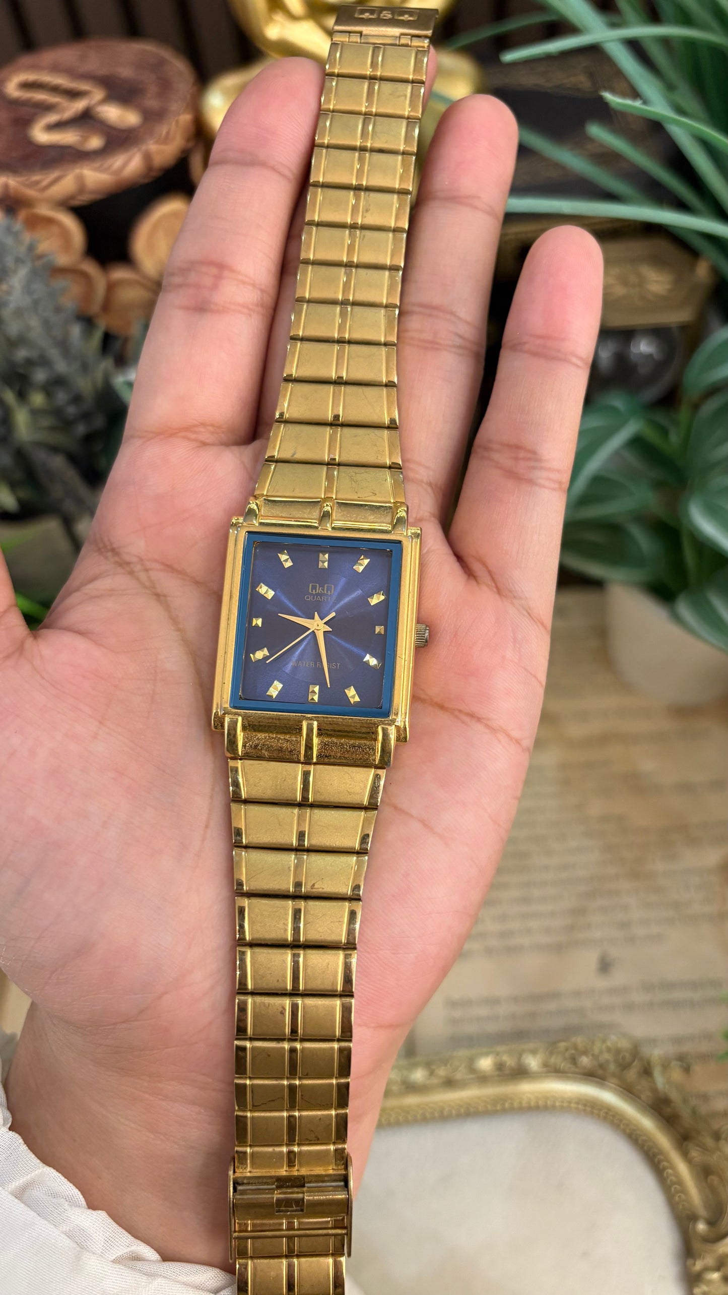 Vintage Q&Q Citizen Mens Classic Tank Watch in Gold Tone Navy Blue Dial Quartz