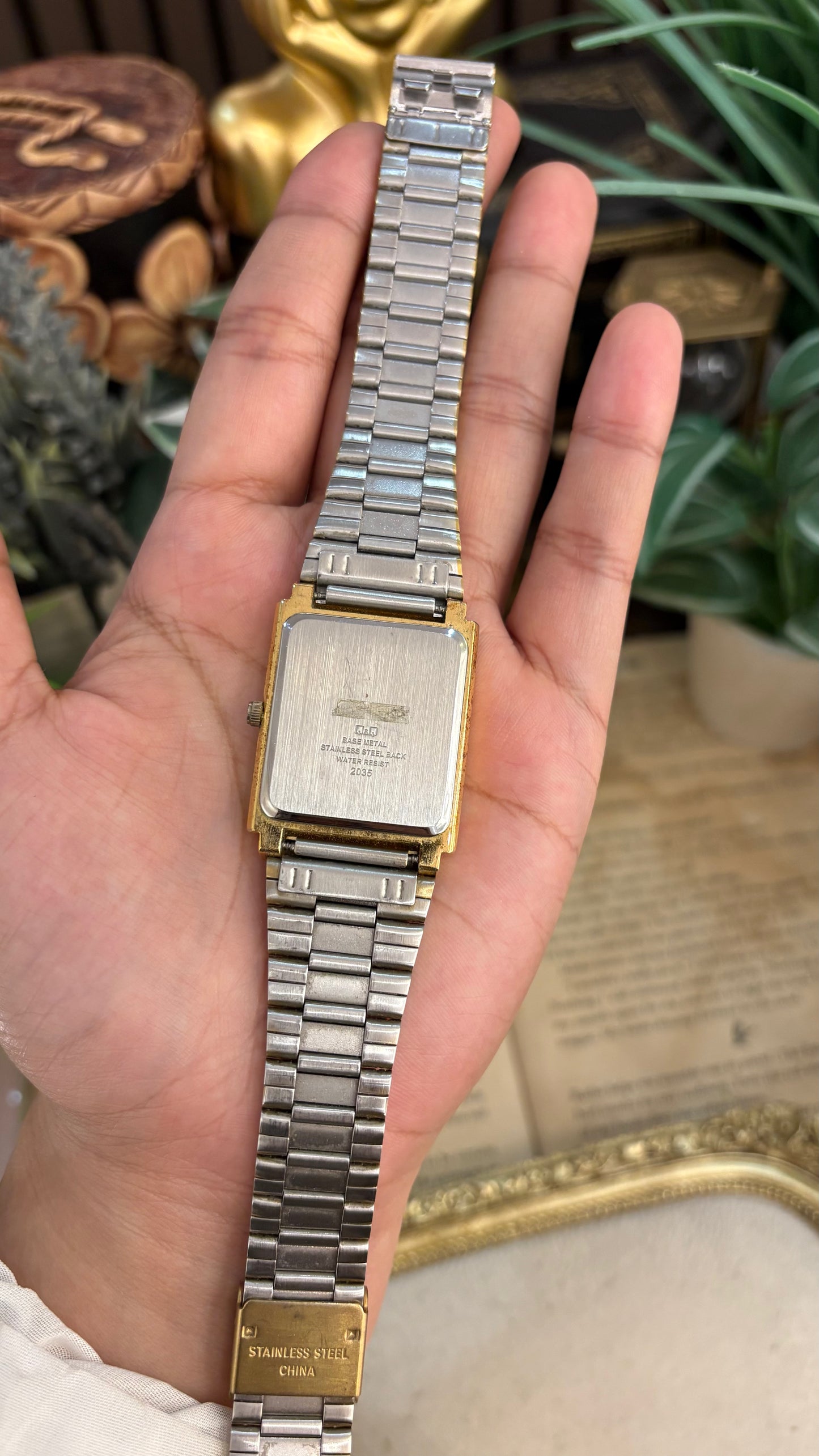 Vintage Q&Q Citizen Mens Classic Tank Watch in Gold Tone Navy Blue Dial Quartz