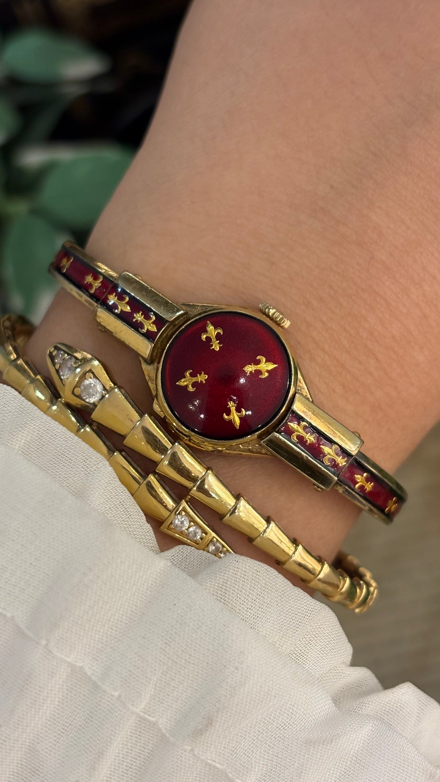 Extremely Rare Vintage Chandler Swiss Peekaboo Watch Deep Crimson Gold Fleur-de-lis Accent