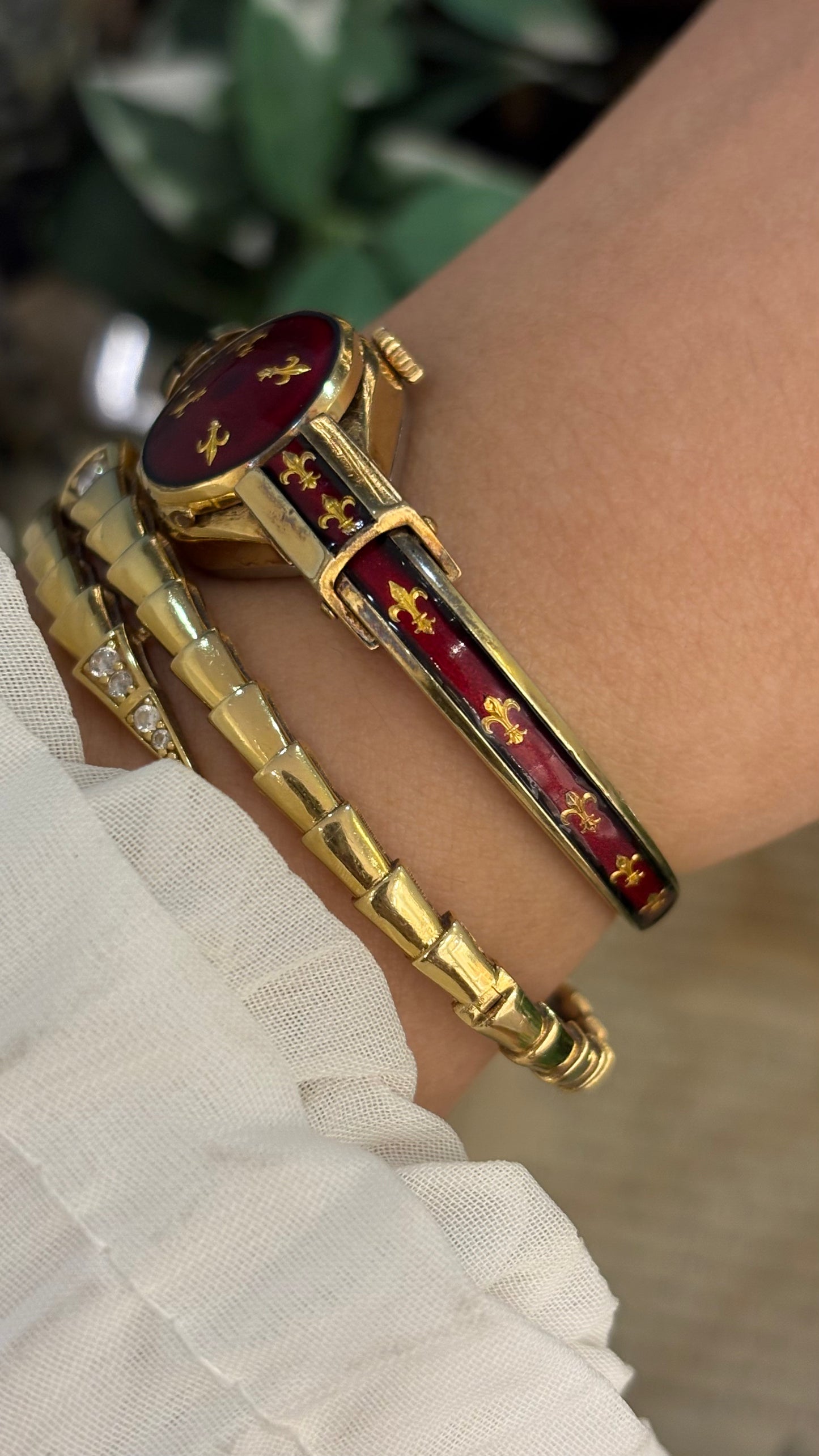 Extremely Rare Vintage Chandler Swiss Peekaboo Watch Deep Crimson Gold Fleur-de-lis Accent