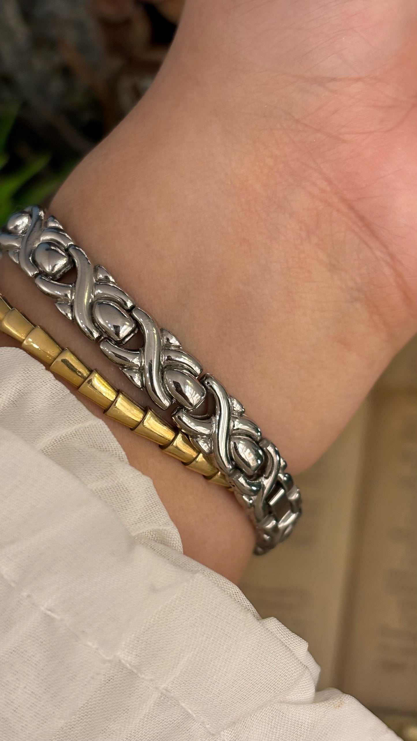 Extremely Rare Vintage Marba Red Cameo Peekaboo Watch in Silver Tone Quartz