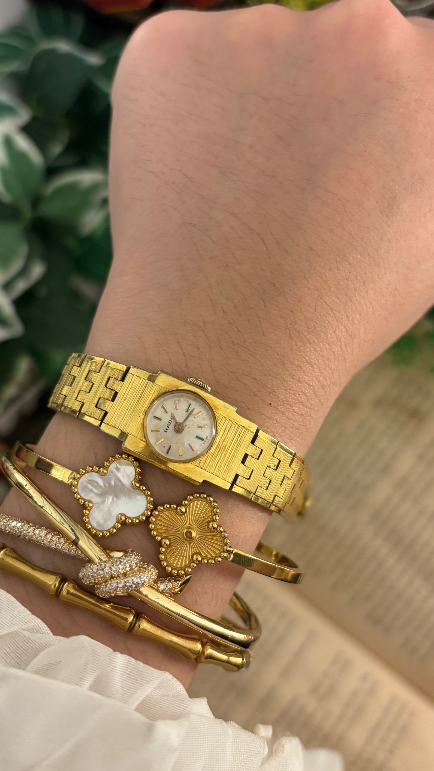 Rare Vintage Rado Swiss Manual Wind Unibracelet Watch in Gold Tone Quartz