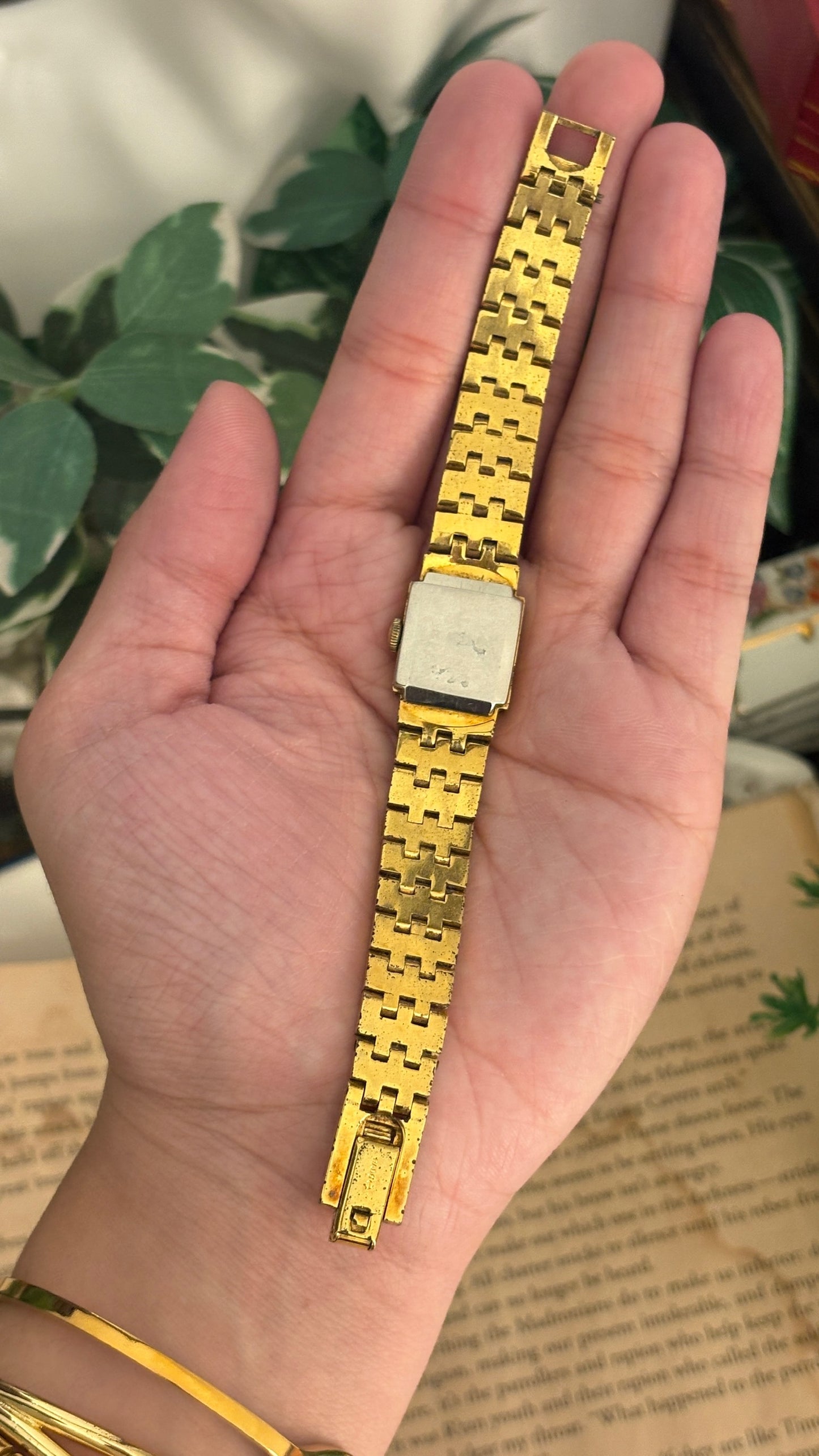 Rare Vintage Rado Swiss Manual Wind Unibracelet Watch in Gold Tone Quartz