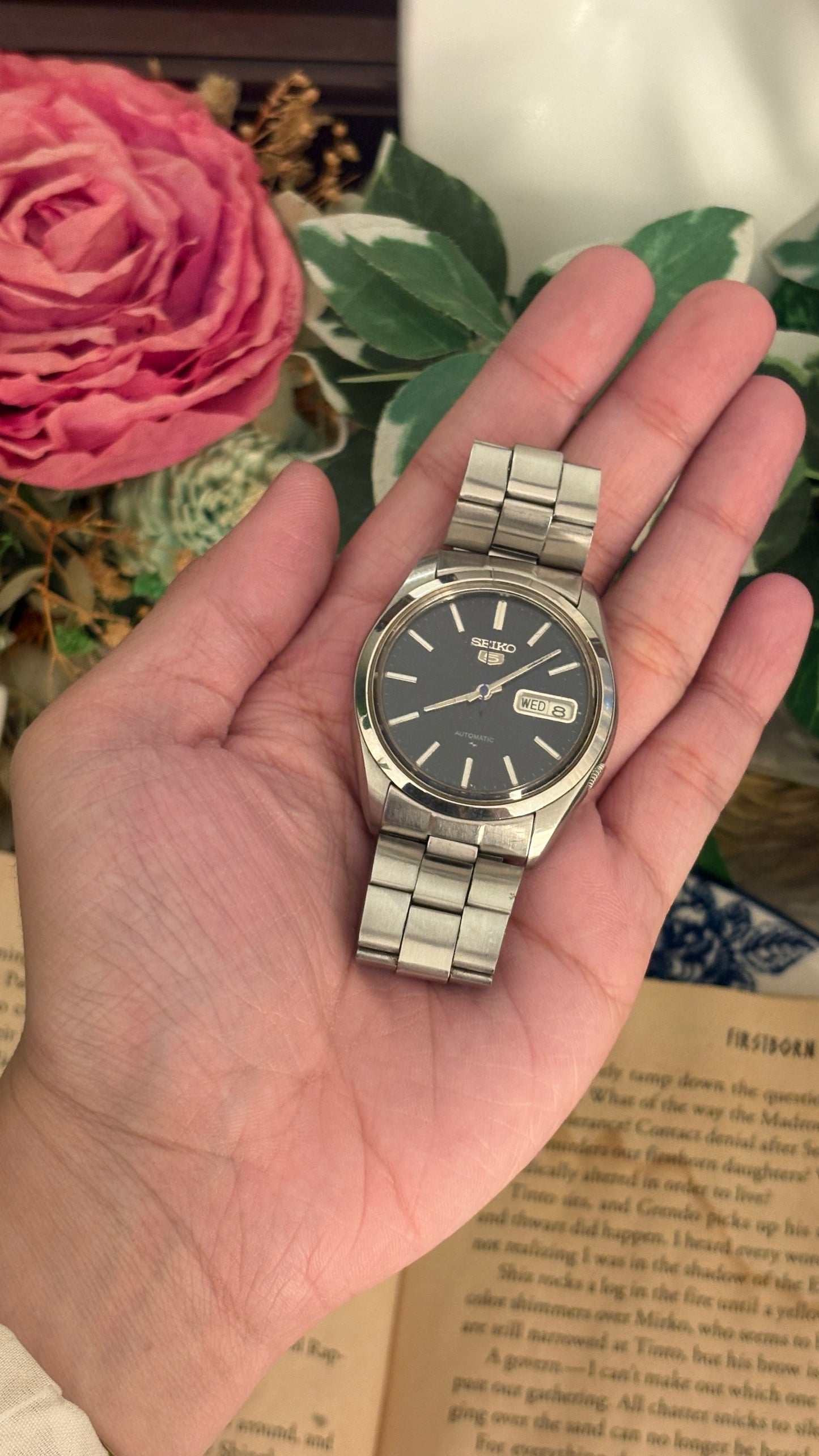 Vintage Seiko 5 Automatic Day-Date Mens Watch in Silver Tone Quartz