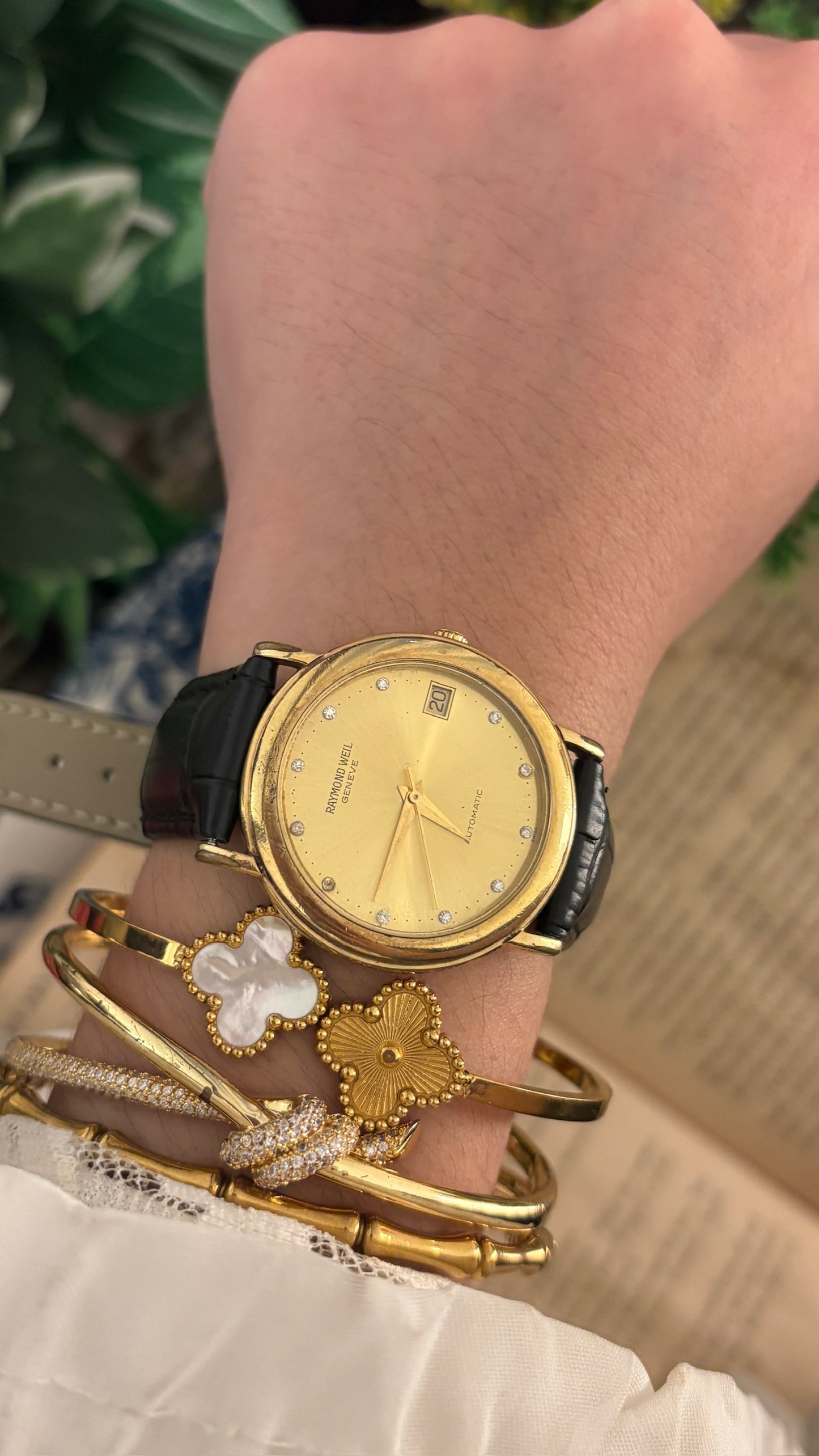 Rare Vintage Raymond Weil Geneve Swiss Automatic Mens Watch in Gold Tone