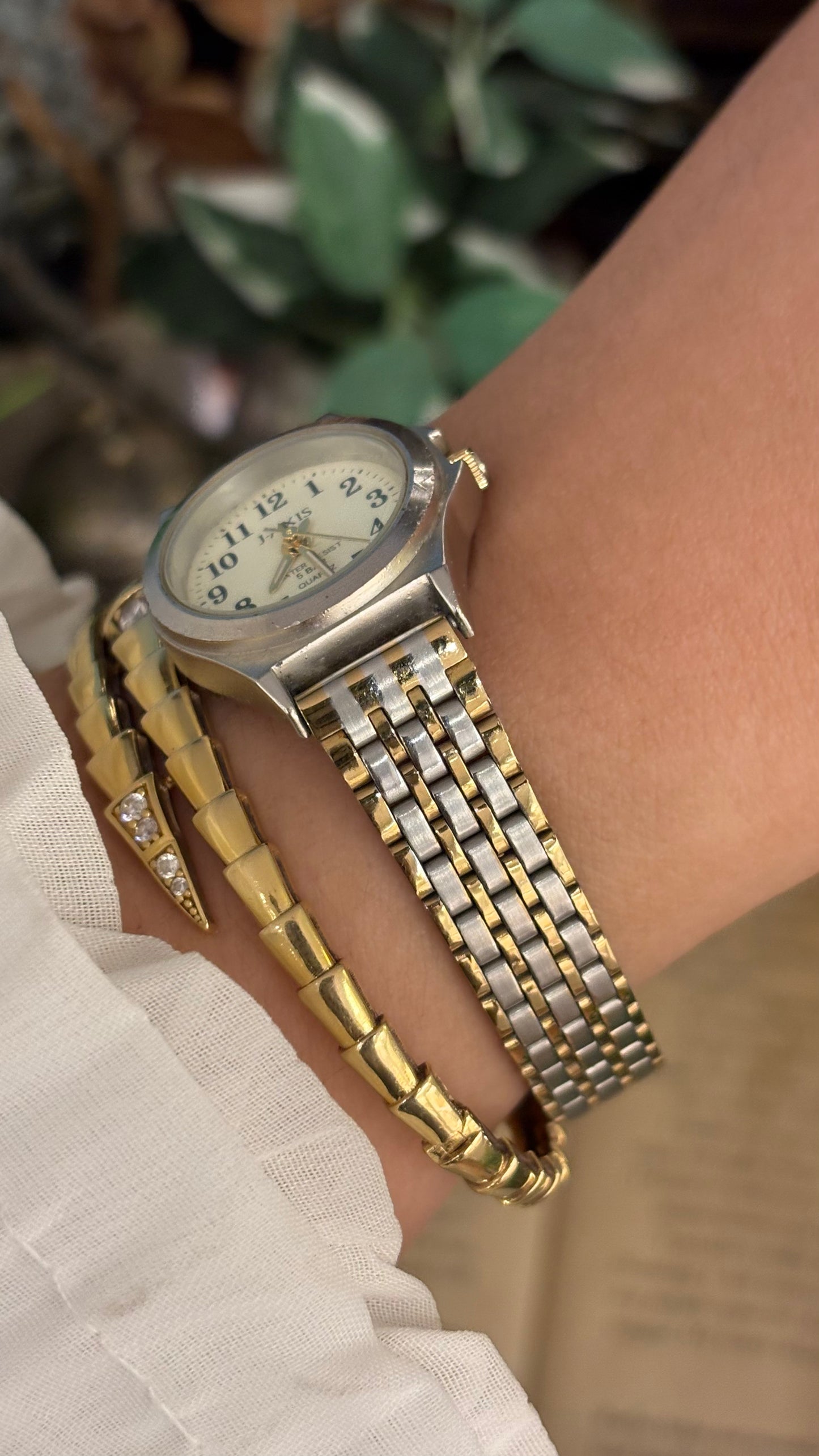 Vintage J-Axis Classic Minimalist Watch in Two-Tone Quartz