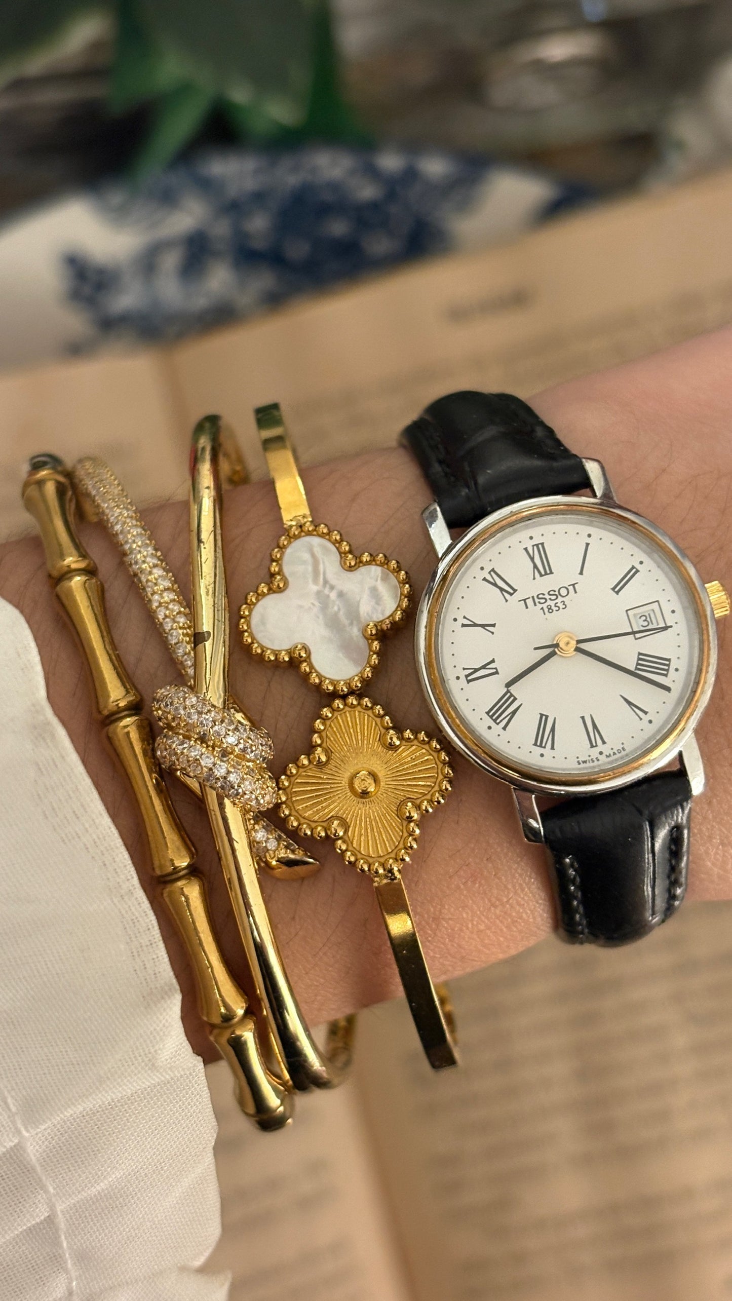 Rare Vintage Tissot 1853 Roman Dial Date Window Watch in Two-Tone Black Leather Quartz