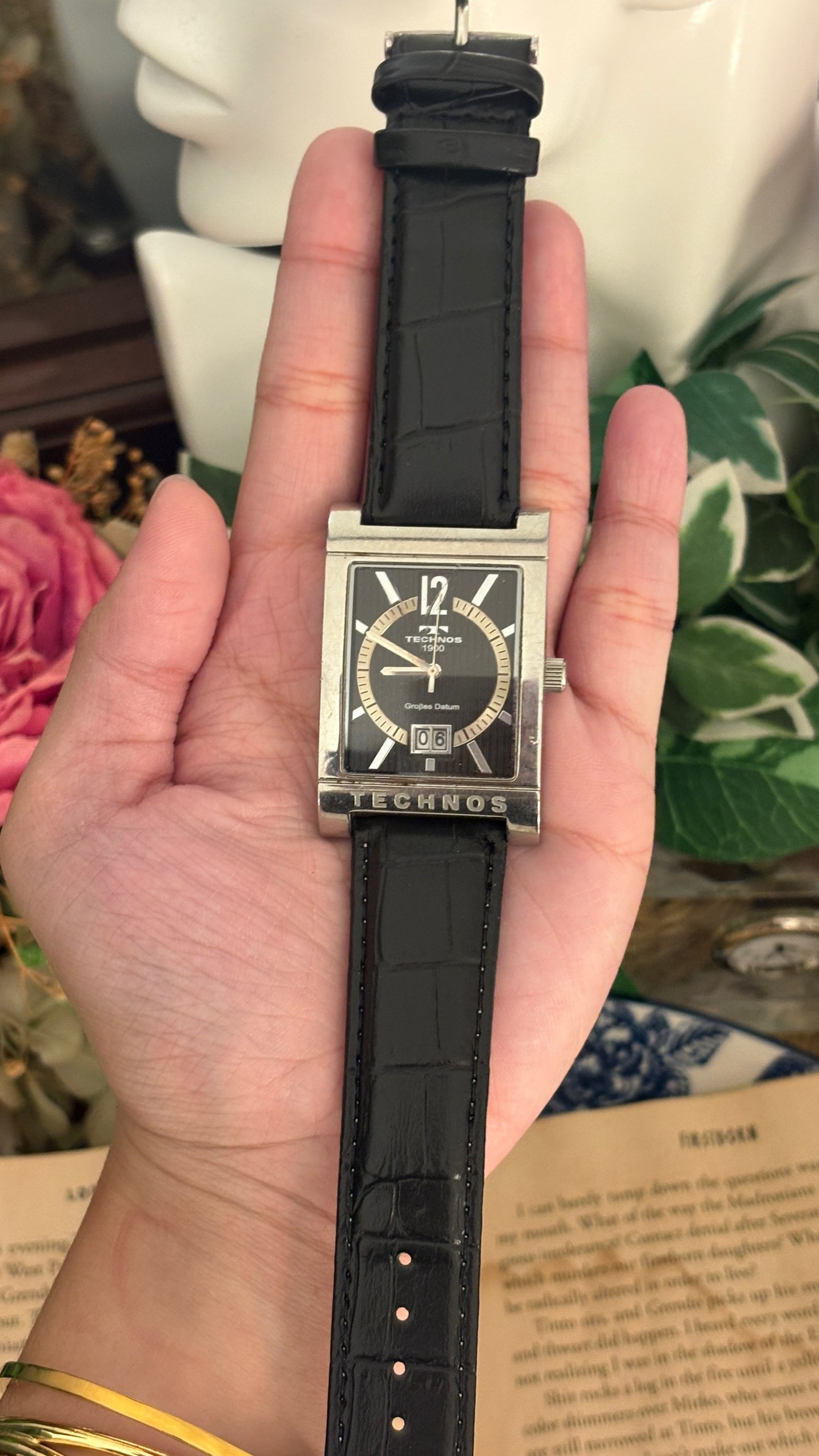 Rare Vintage Technos Swiss Grobes Datum Mens Tank Watch in Silver Tone Quartz