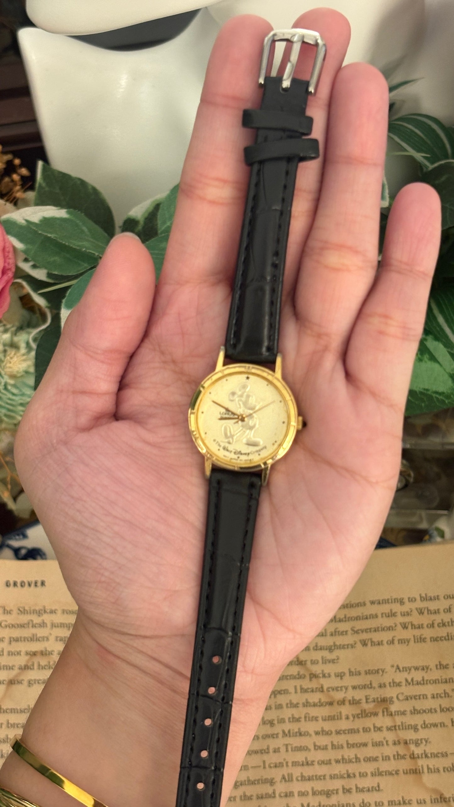 Rare Vintage Lorus Seiko Mickey Mouse Watch in Gold Tone Black Leather Quartz
