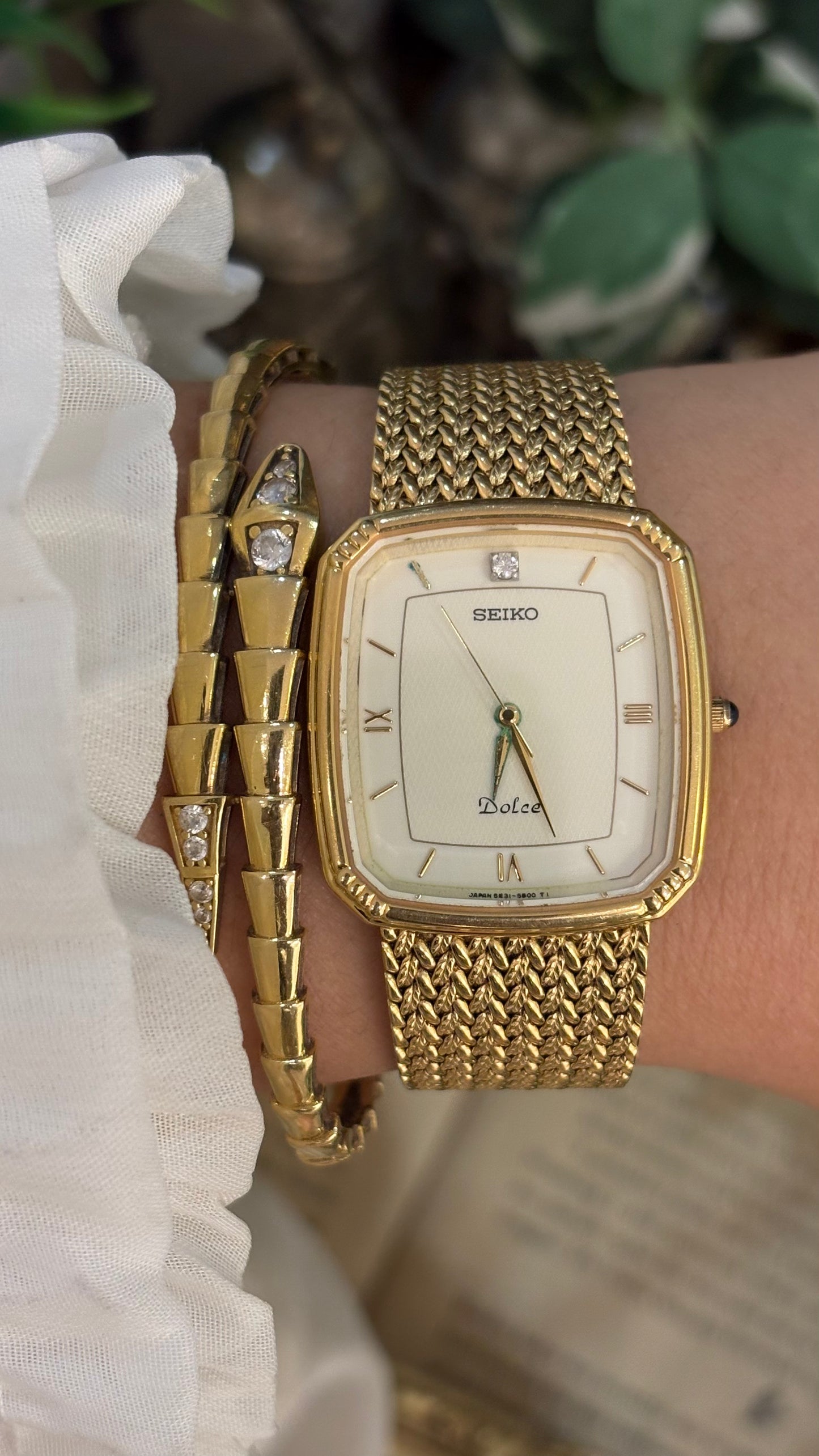 Extremely Rare Seiko Dolce Mens Dress Watch Tank in Gold Tone Quartz