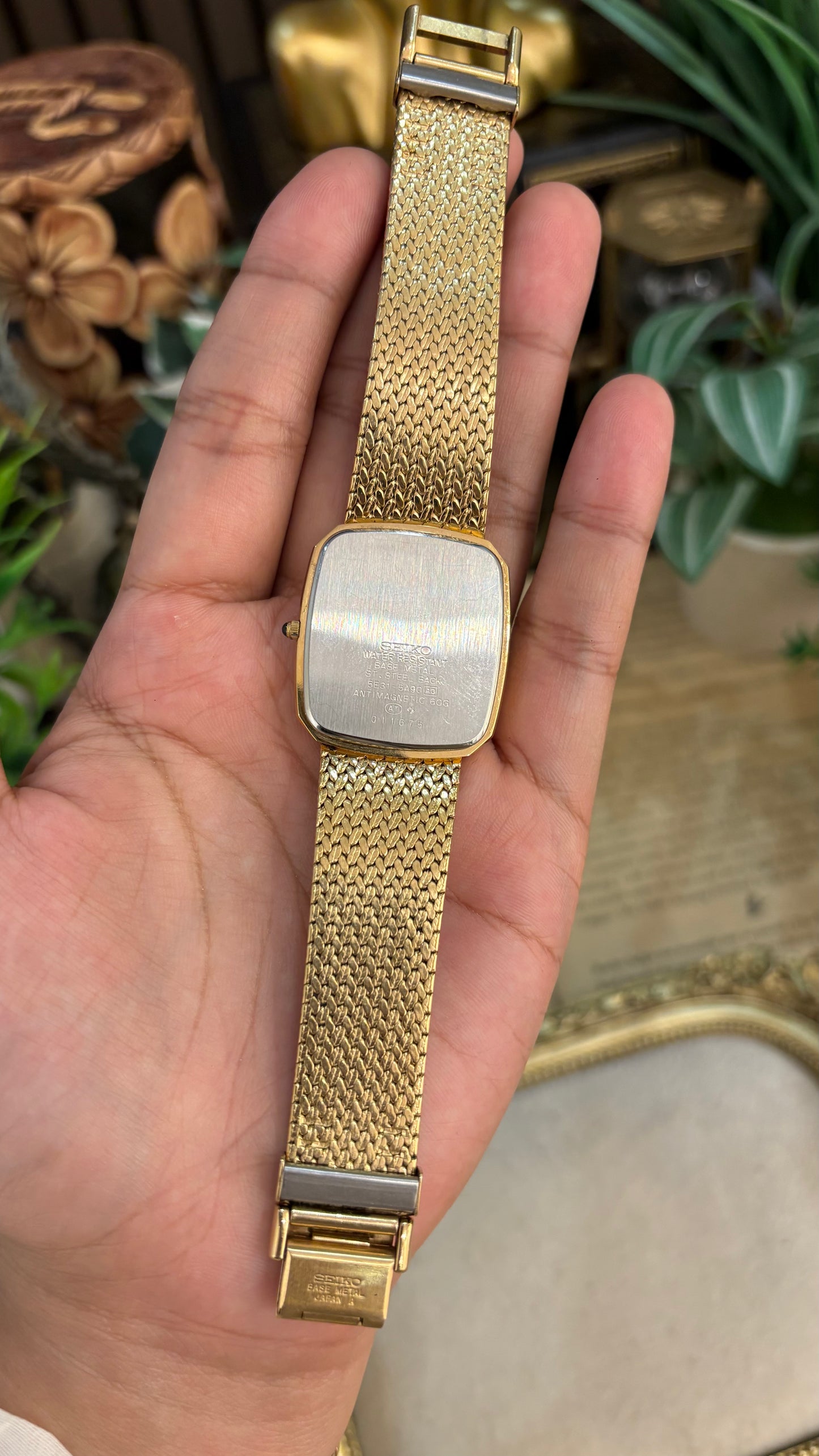 Extremely Rare Seiko Dolce Mens Dress Watch Tank in Gold Tone Quartz