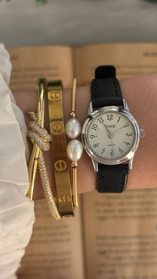 Vintage Stage Classic Watch in Silver Tone Black Leather Quartz